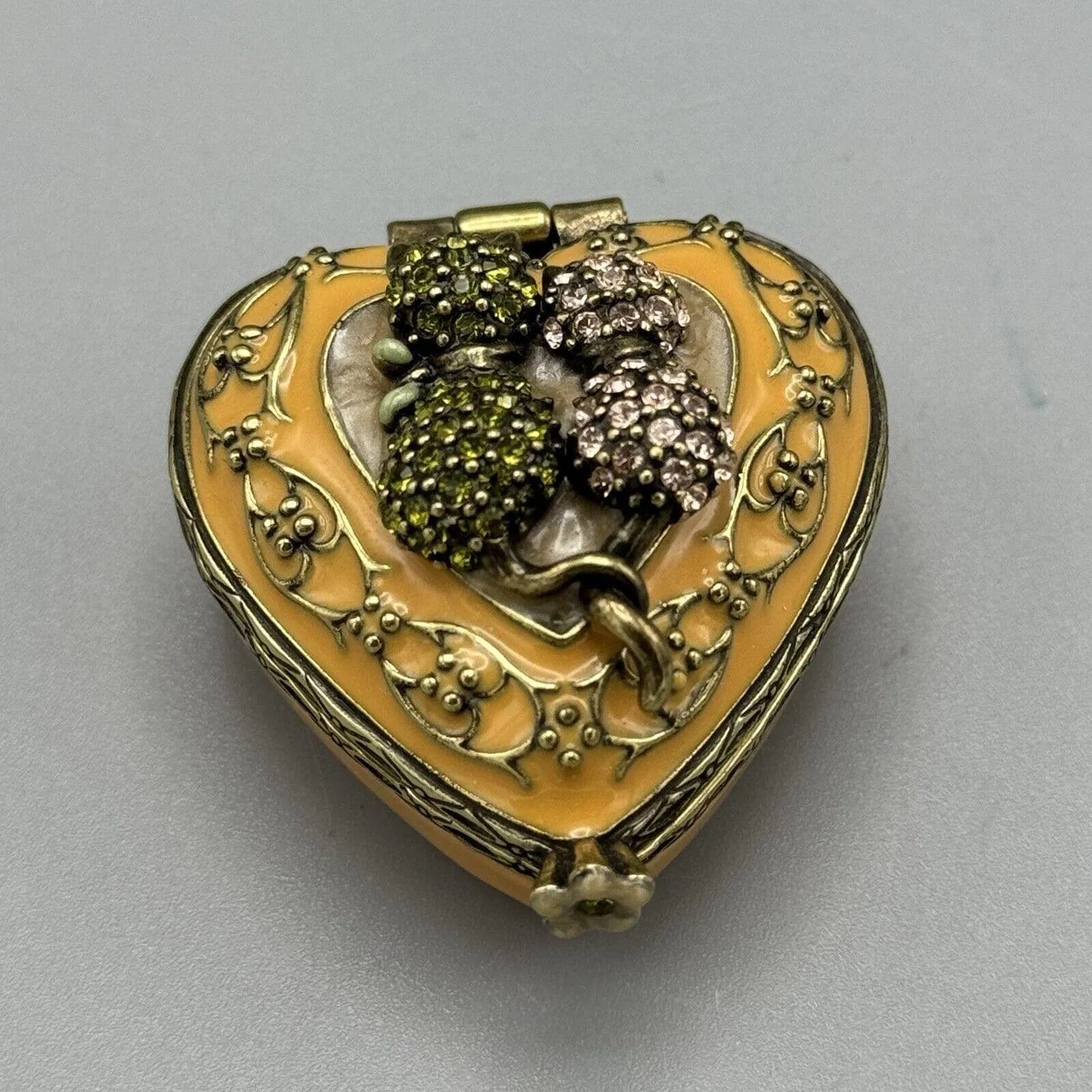 Vintage Heat Shaped Bejeweled Hinged Trinket Boxes Magnetic Closure with 2 Cats