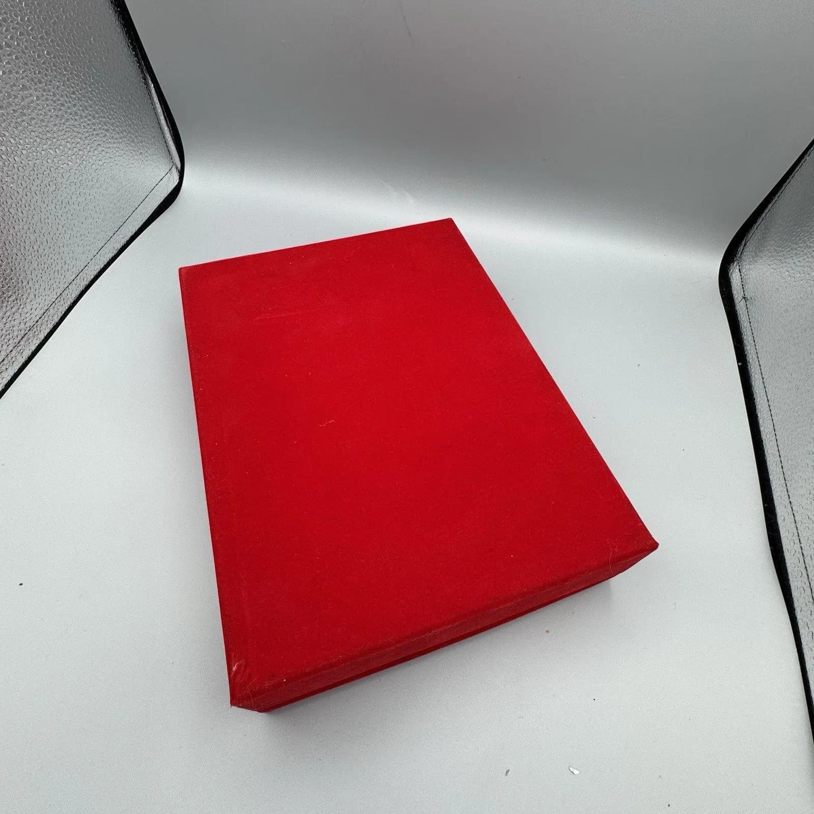Vintage Red Velvet Jewelry Box Vanity Glam Storage and Organization Travel 10.5" - image 4