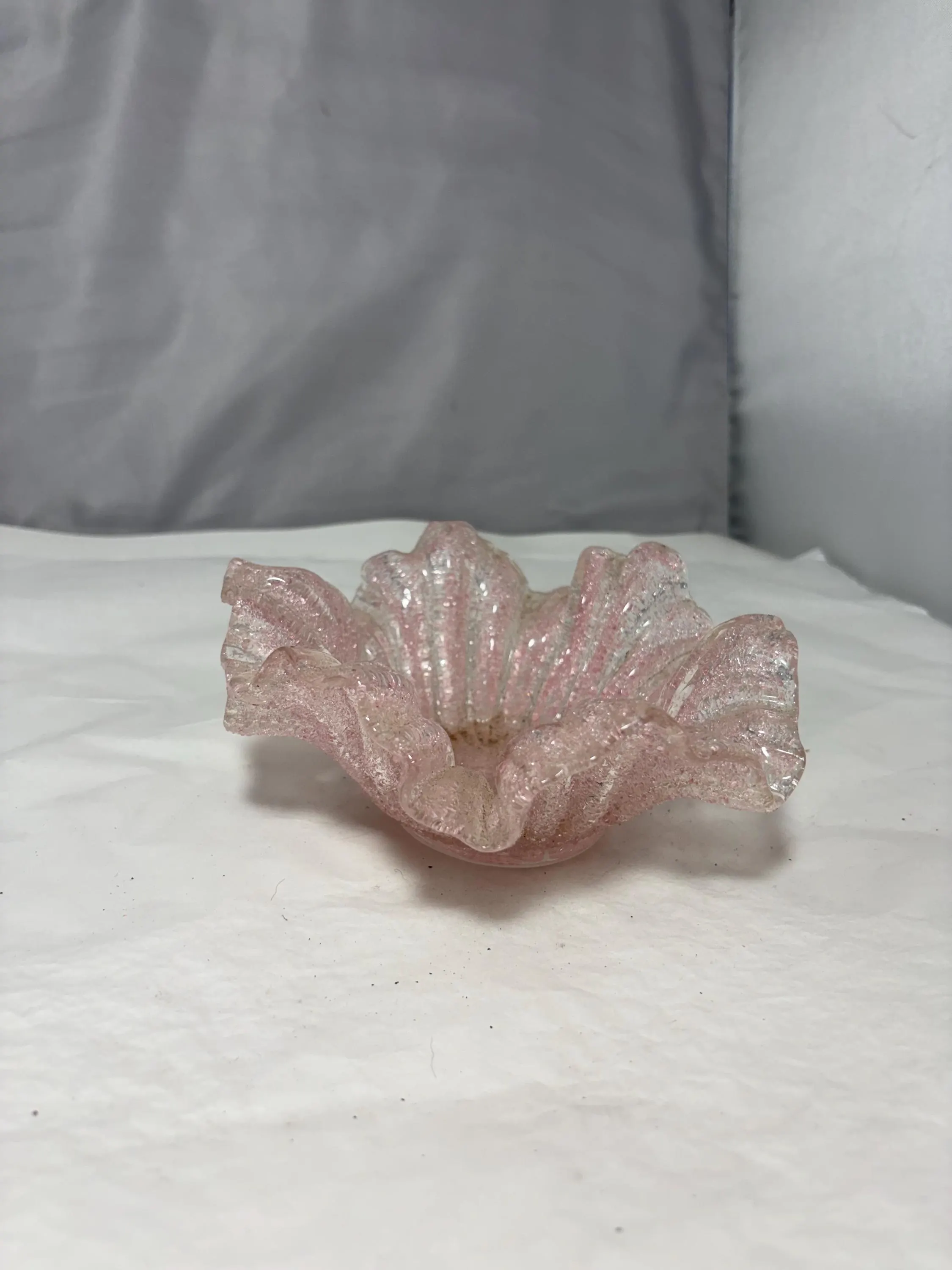 Vintage Pink Ruffled Art Glass Bowl, hand blown glass, scalloped edge dish, cottagecore decor - image 4