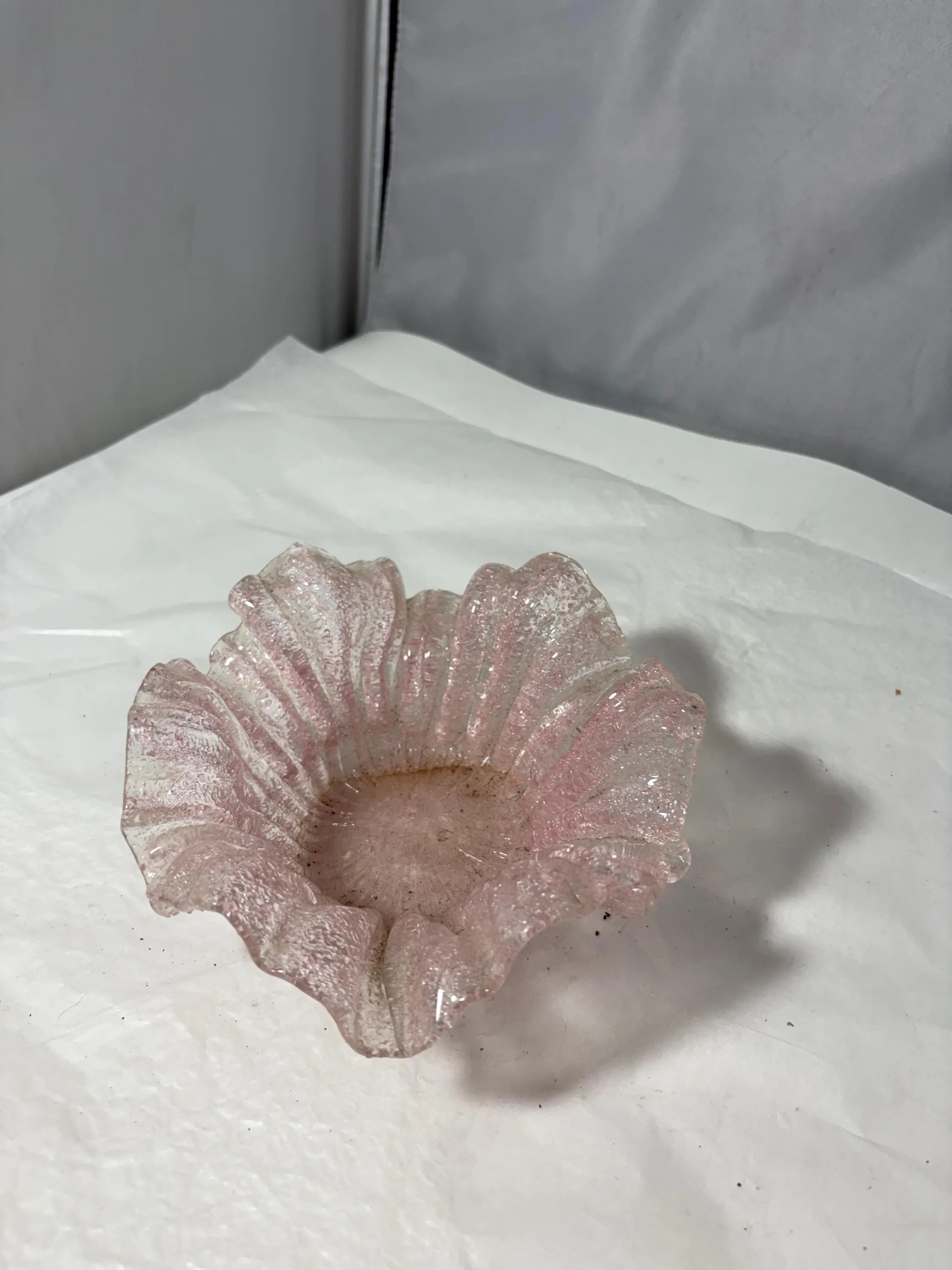 Vintage Pink Ruffled Art Glass Bowl, hand blown glass, scalloped edge dish, cottagecore decor - image 5