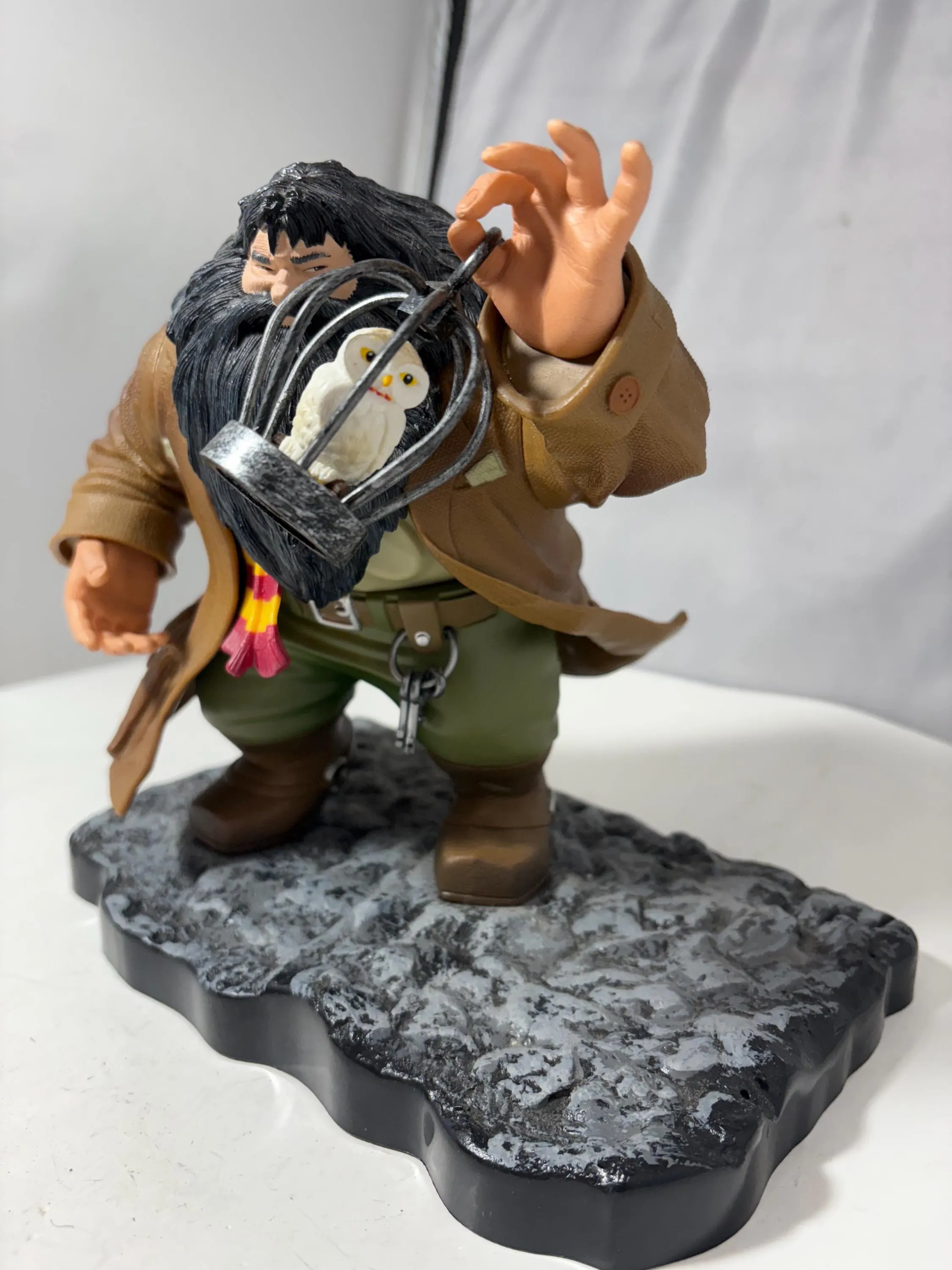 Vintage wizard groundskeeper figure 2001 collectible, Mattel action figure, Harry potter, lantern accessory, display statue, kids room decor - image 3