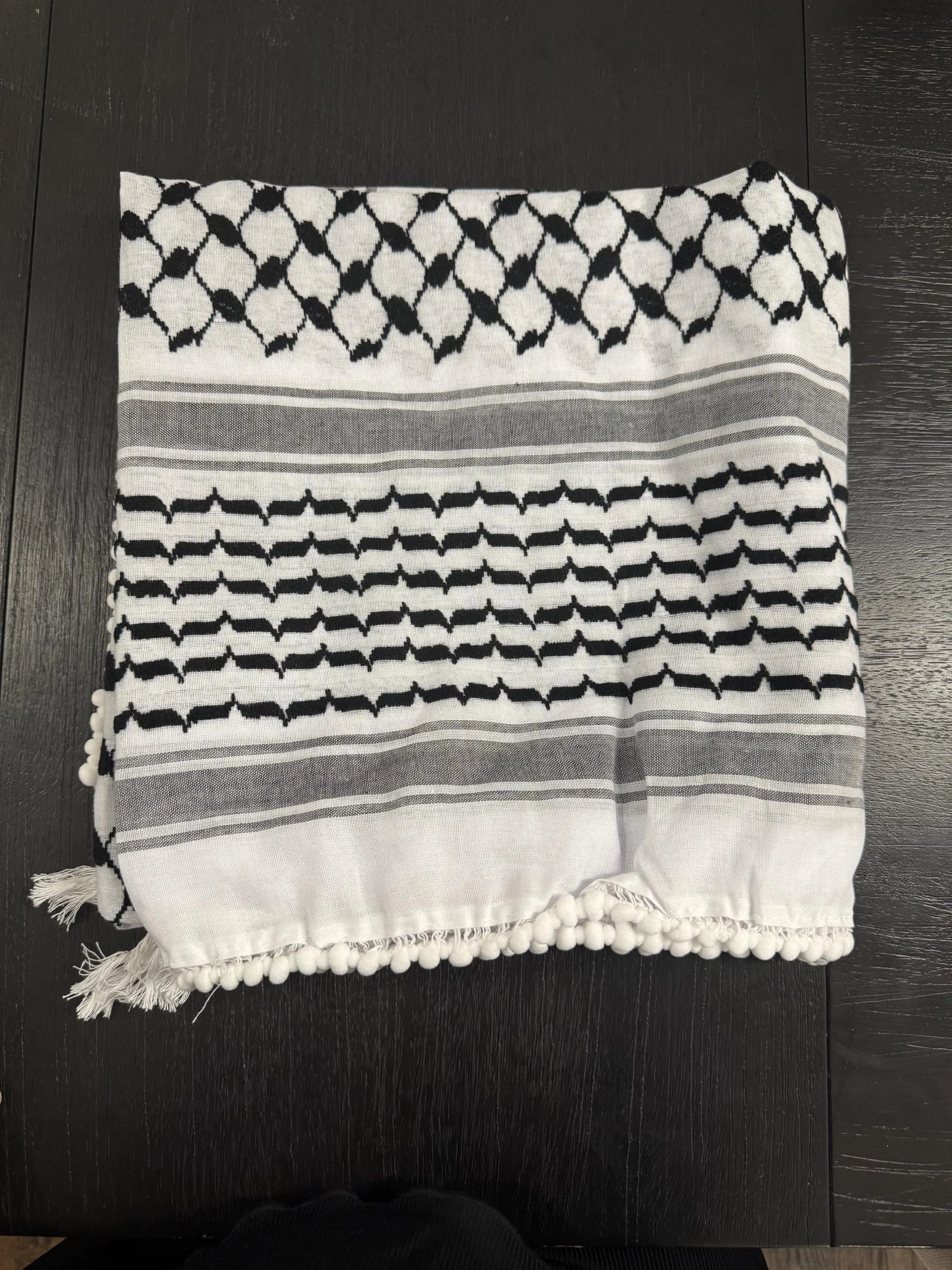 embroidered Palestinian  kufiya kuffiyah unisex hatta shemagh wrap shawl scarf with tussle