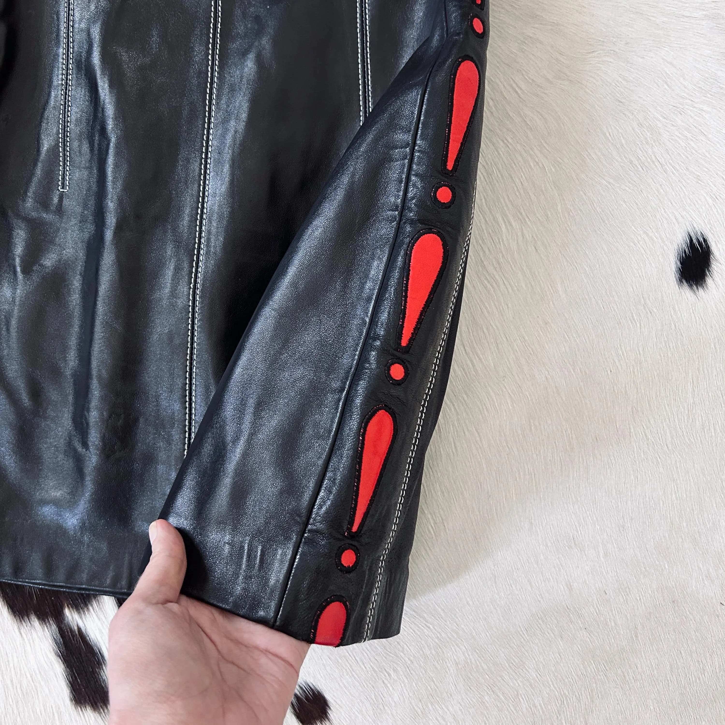 Designer 90s Escada genuine leather mini skirt - image 4