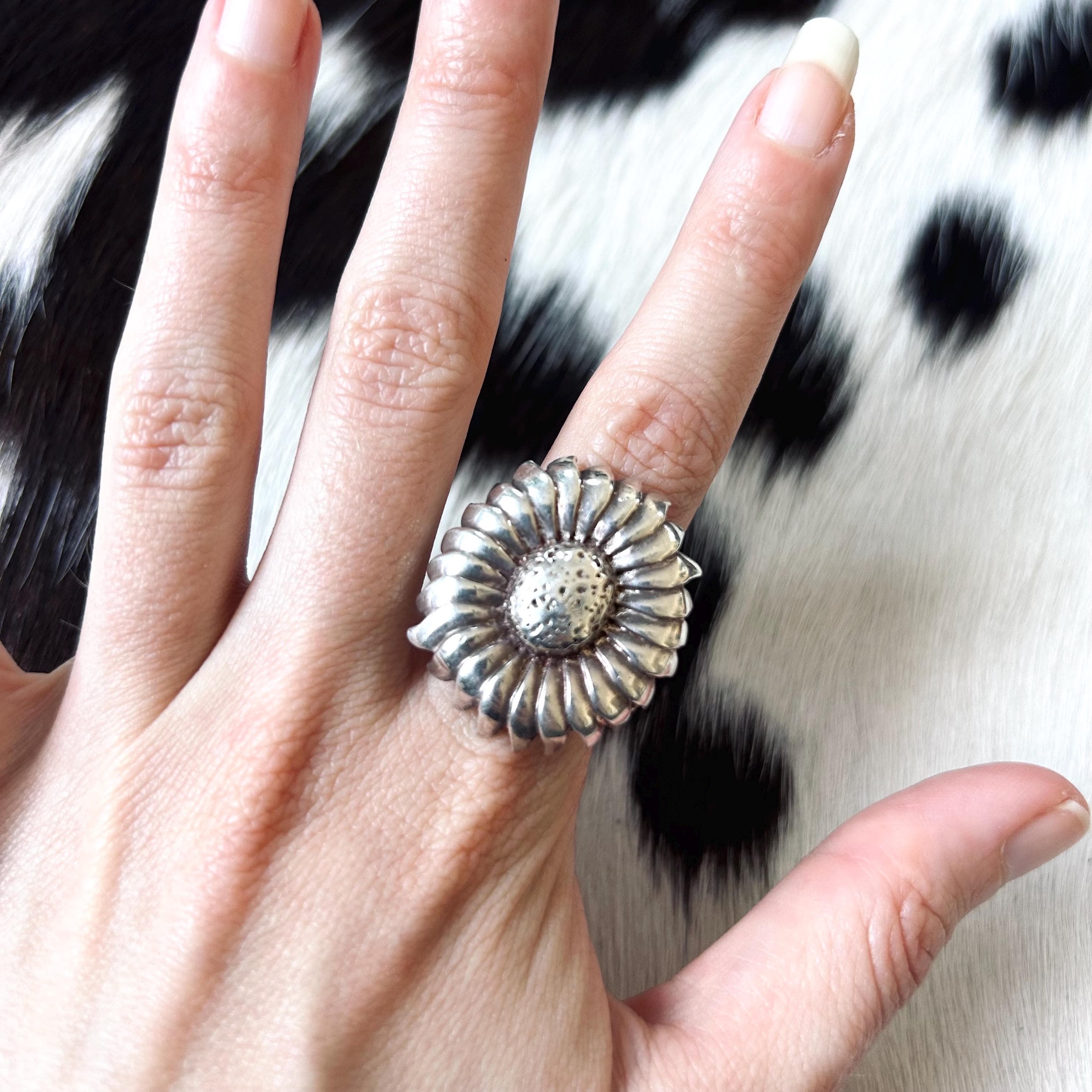 Vintage sterling silver daisy ring chunky large size 7 flower statement 90s Y2K