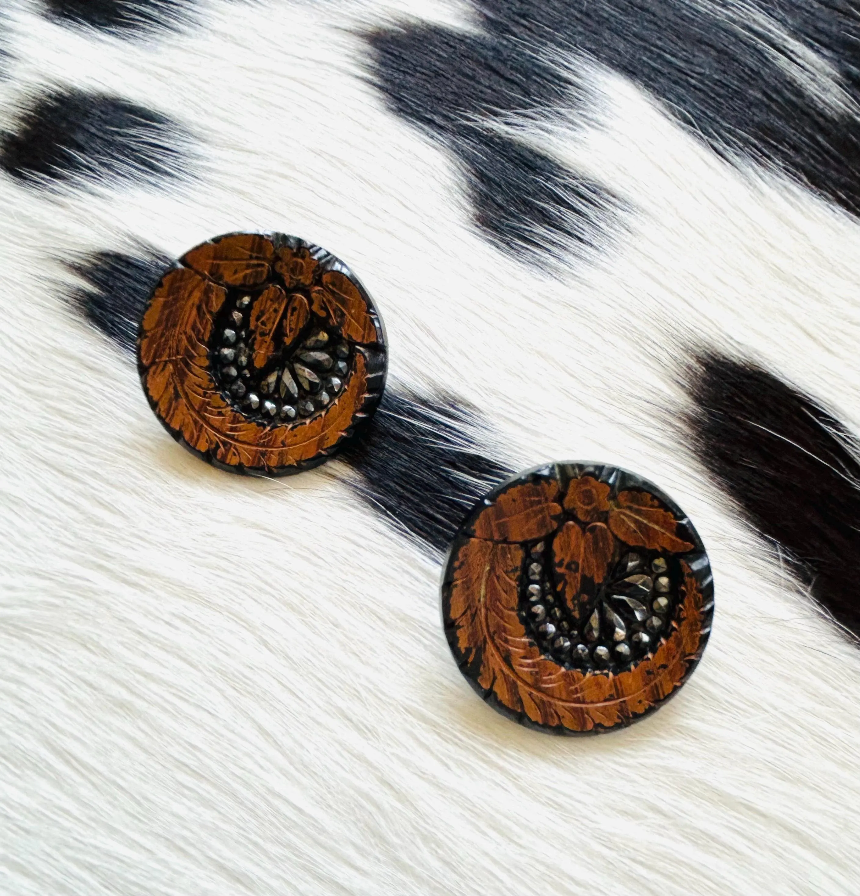 Art Deco Black Glass Button Earrings: 1930s Upcycled Leaf Design - image 2