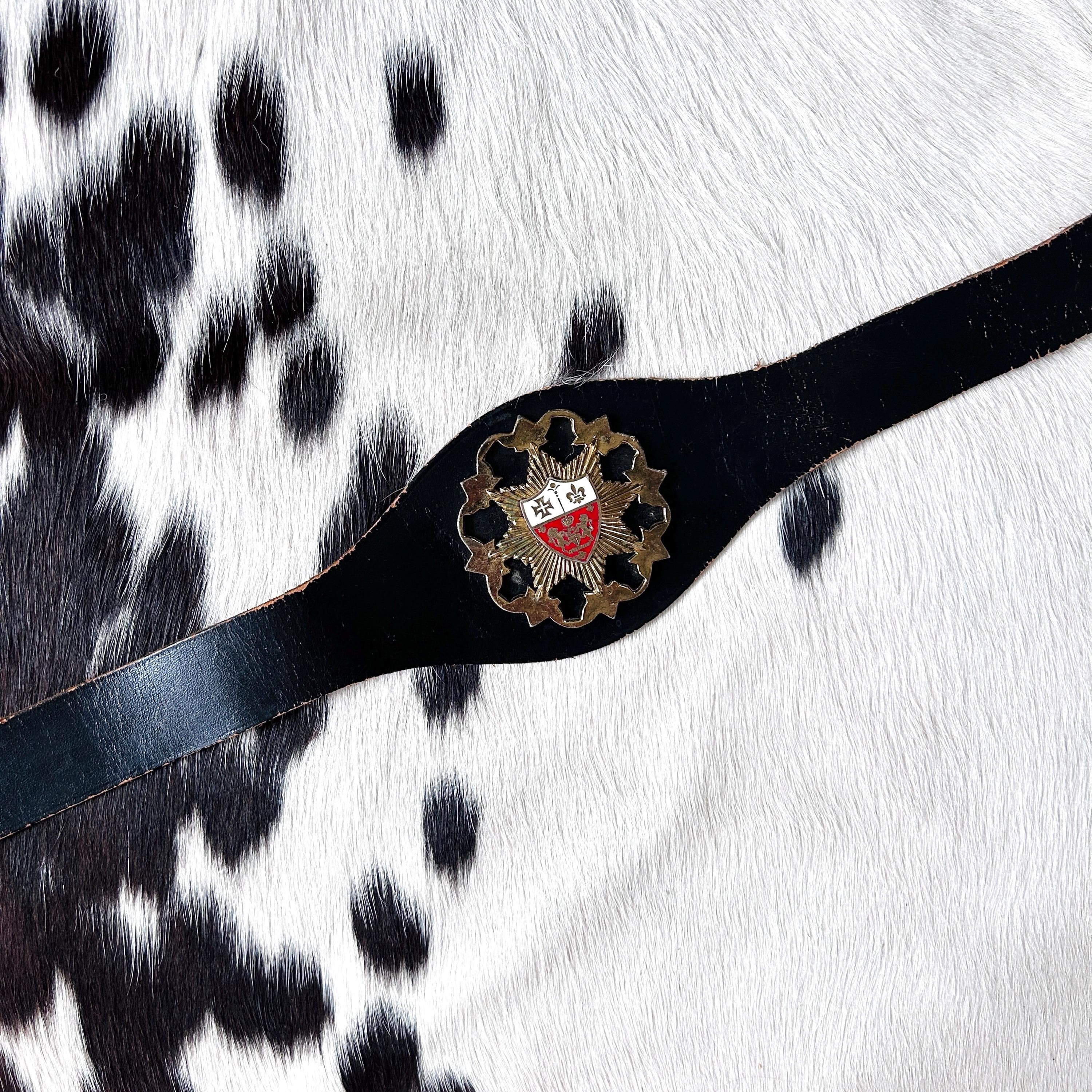 Vintage 60s/ 70s English royal crest belt piratecore - image 2