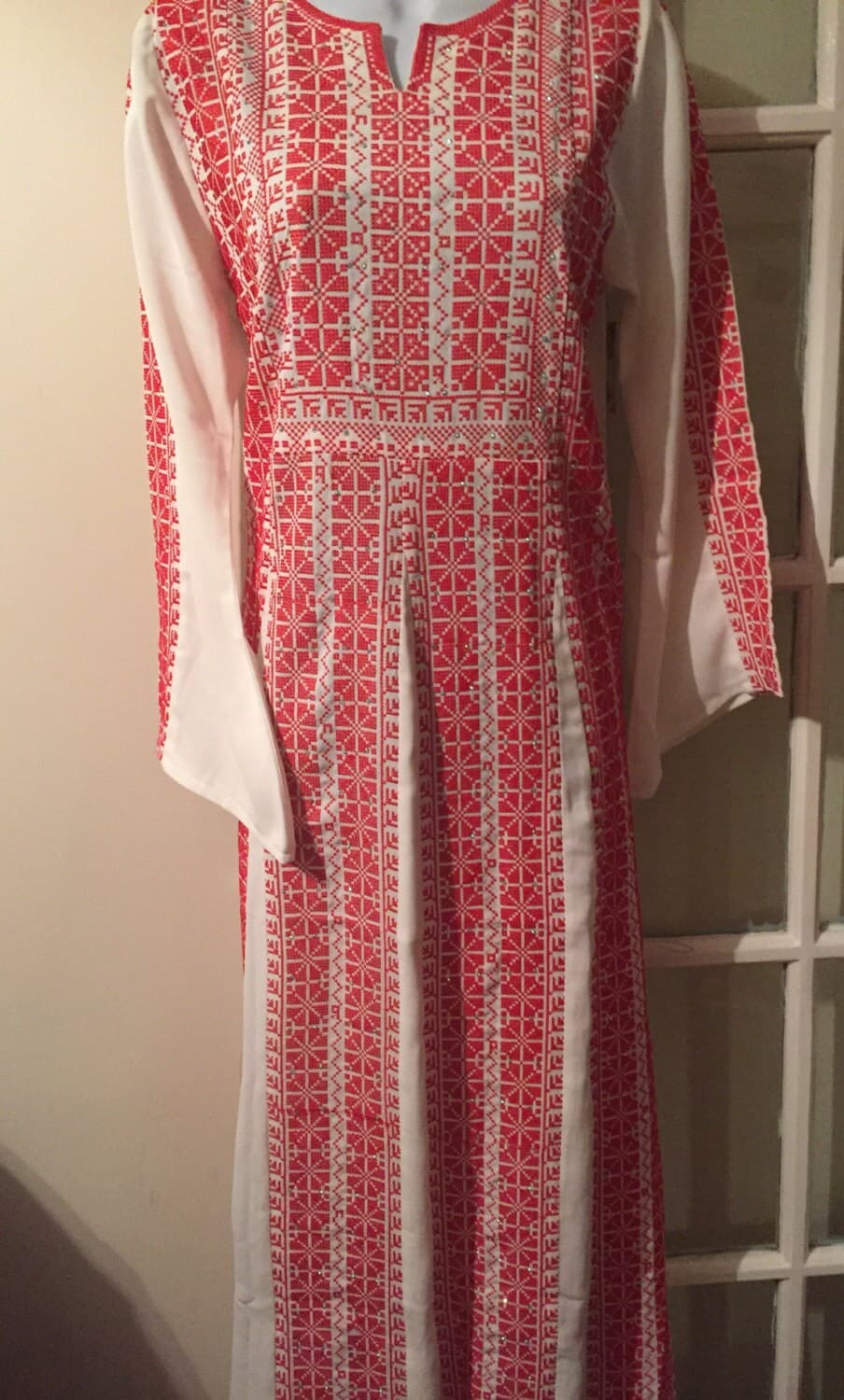 Stunning white dress / thobe / Abbaya / Kaftan with Red plaestinian embroidery - image 5