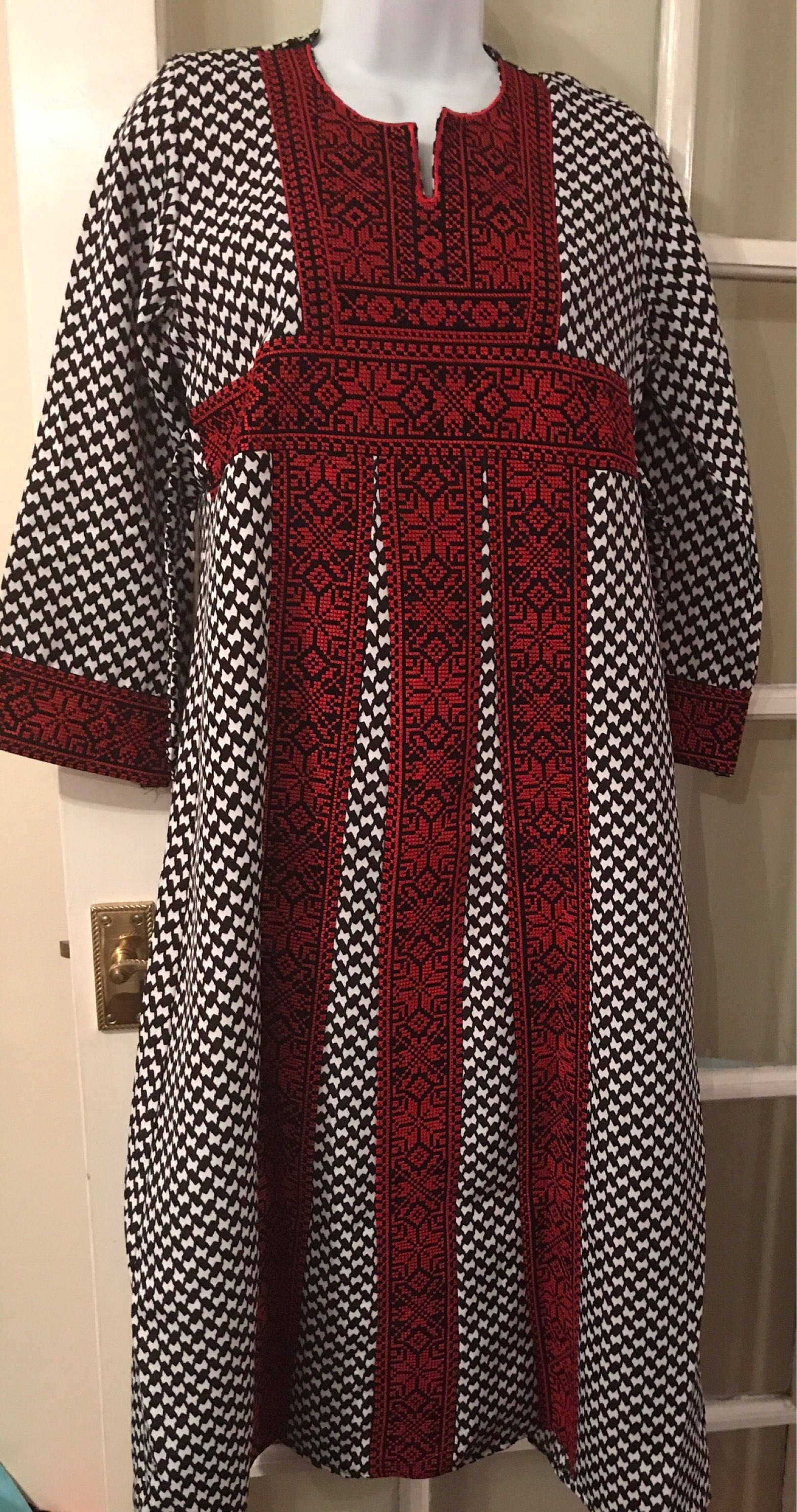 Hatta / Kafieh / Kuffieh style Girls traditional Palestinian dress / Thob / Thoub / Thoube / Tobe / Toube with red embroidery / cross stitch - image 4