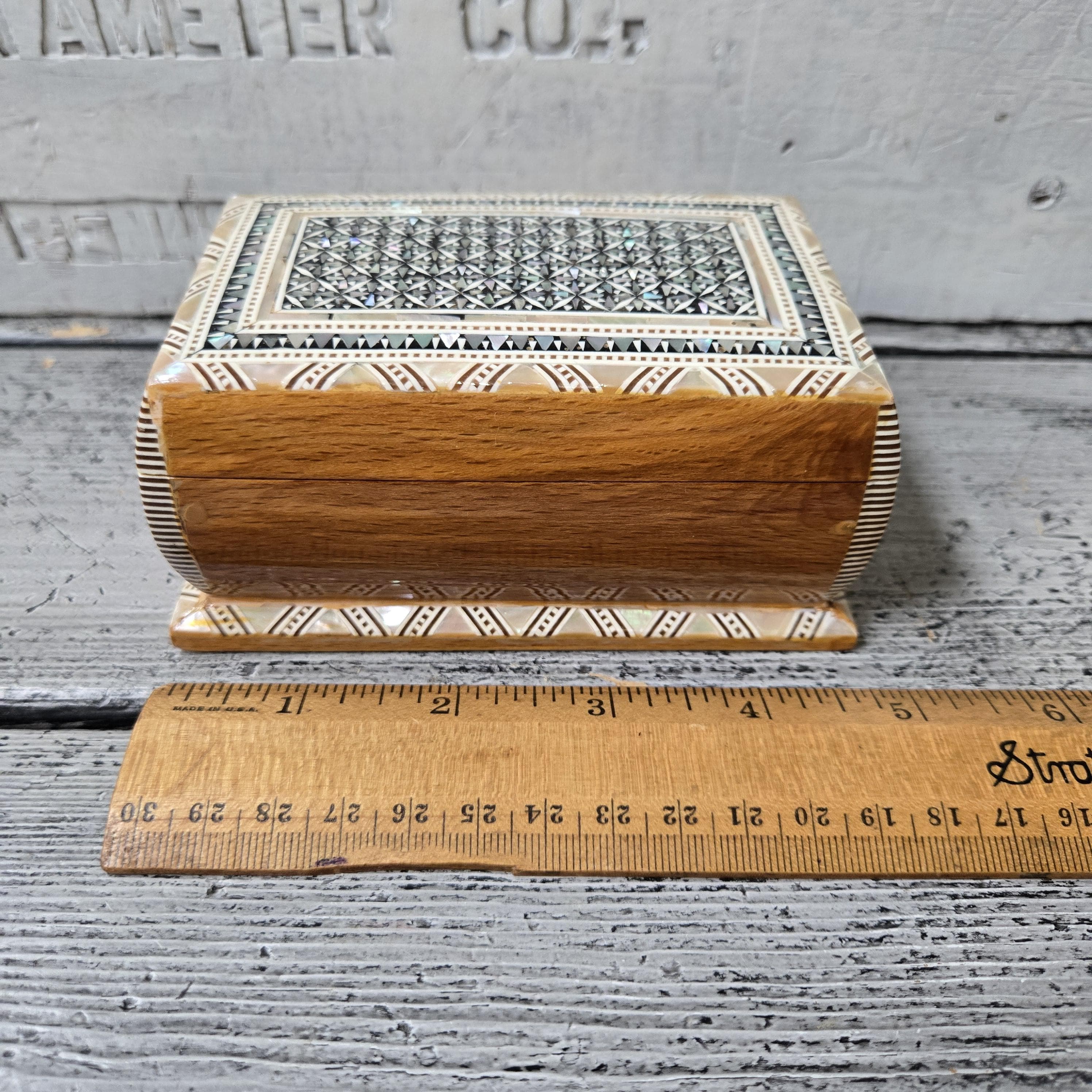 Vintage inlaid mother of pearl mosaic trinket box, vintage wood and mosaic box, vintage mother of pearl, wood and pearl trinket box vintage - image 5