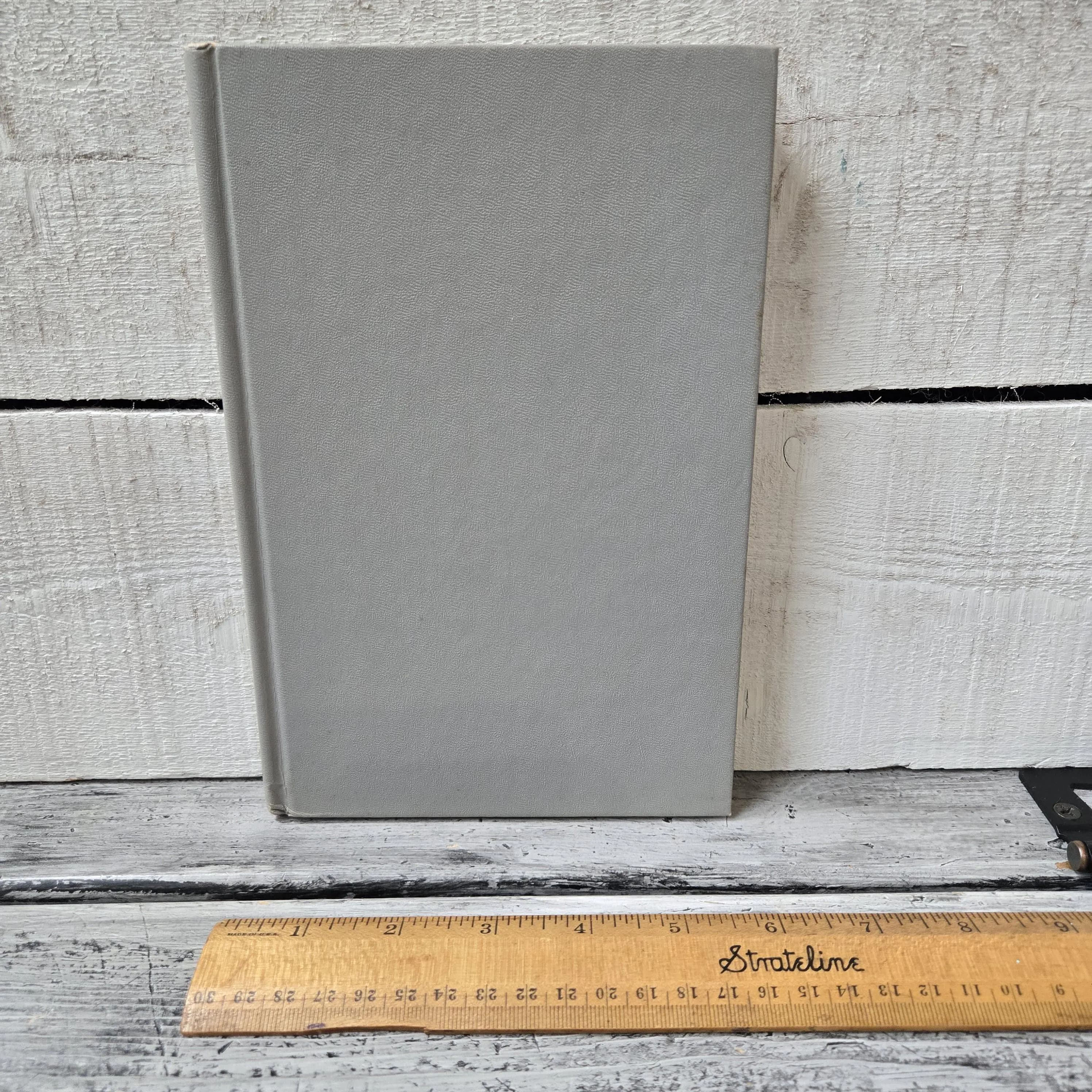 The Country House Burglar by Michael Gilbert 1955, vintage grey book, gray book vintage, Michael Gilbert book, vintage Country House Burglar - image 4