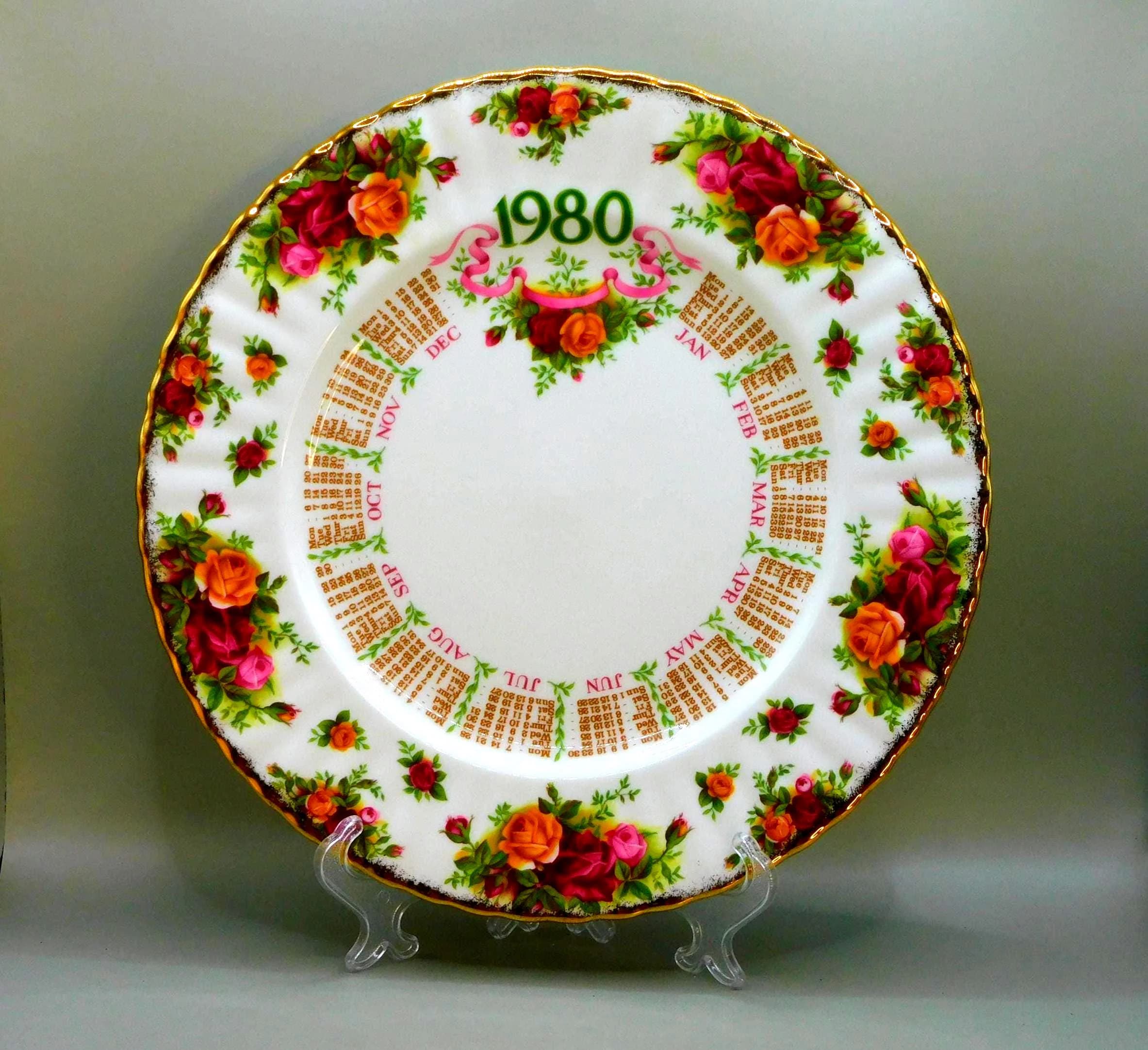 Vintage Royal Albert Old Country Roses 1980 Calendar Plate with Stand