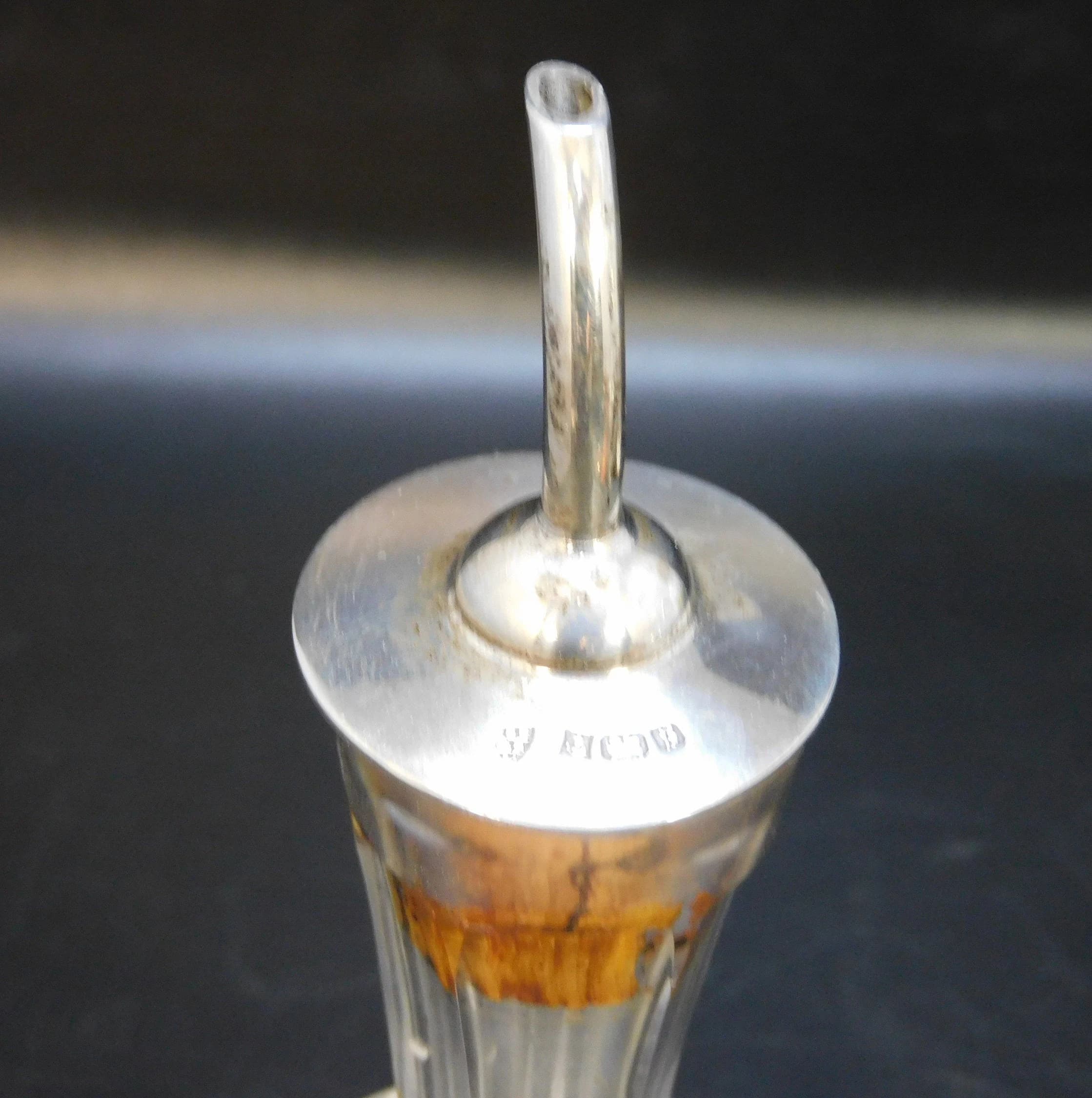 Silver hallmarked Liquer flask, Decanter, Birmingham 1976 - image 5