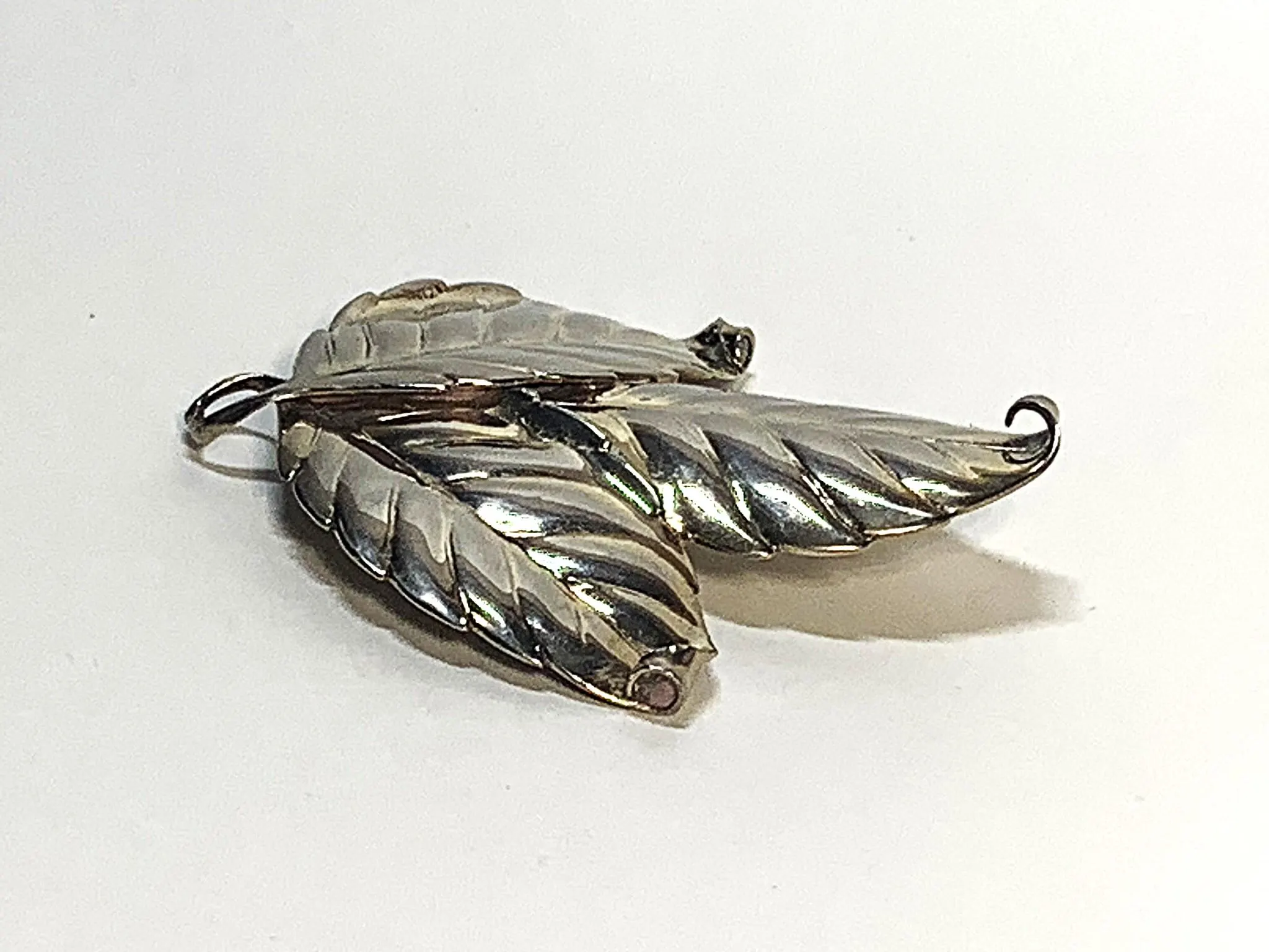 Mid Century Old Crest Signed Sterling Three Leaf Brooch Pin GK Co Goldberg-Kirschman Co - image 5