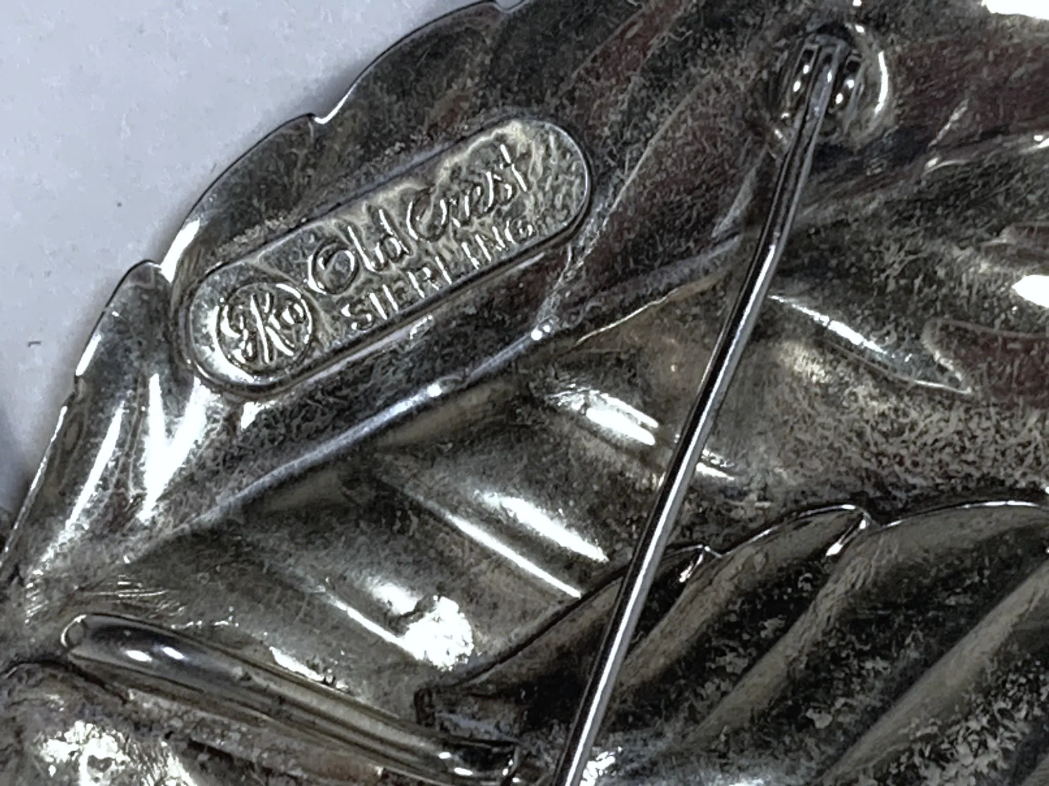Mid Century Old Crest Signed Sterling Three Leaf Brooch Pin GK Co Goldberg-Kirschman Co - image 3