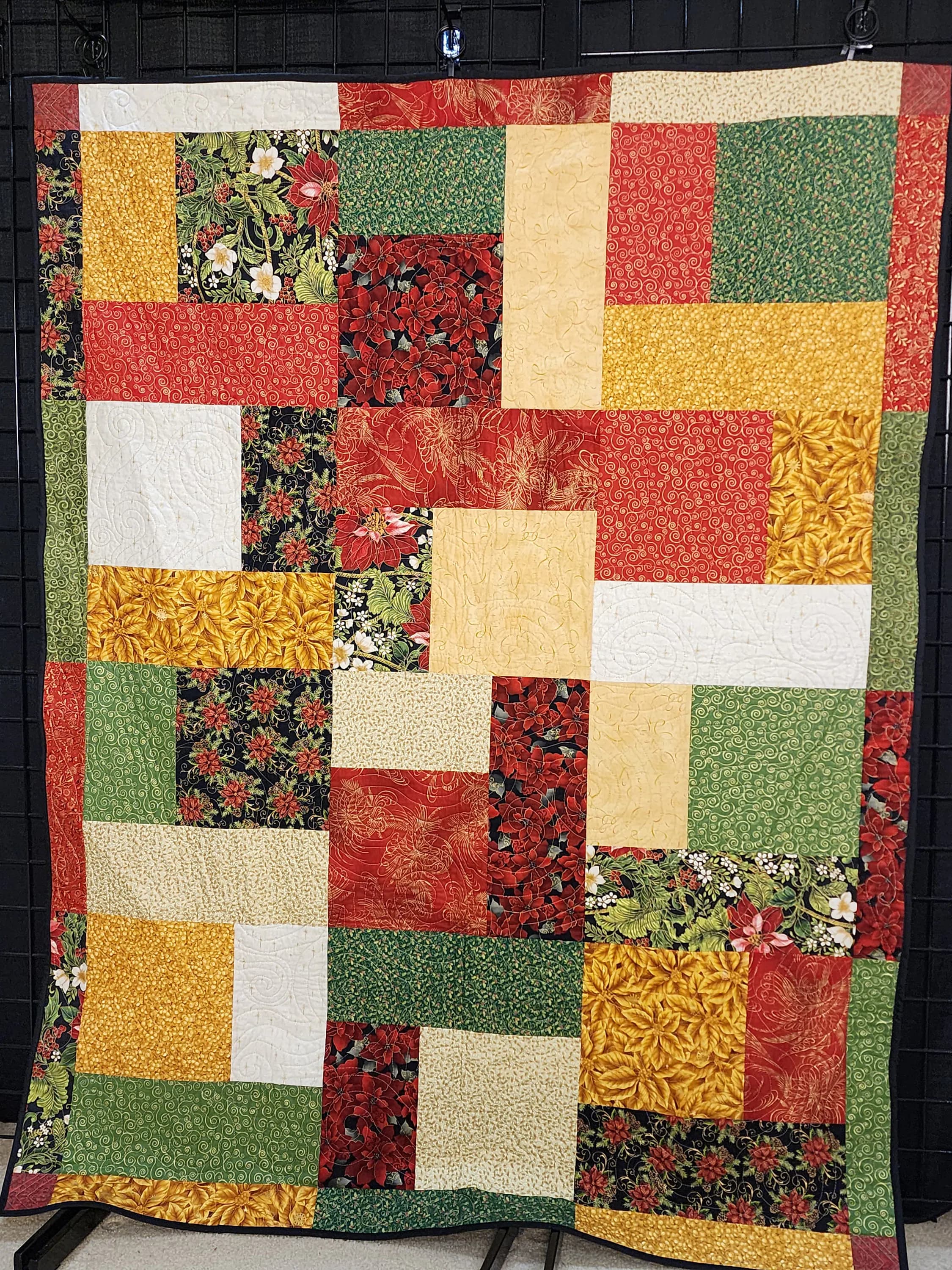 Handmade Christmas Quilt: Full Size Holiday Bed Comforter (55x70)