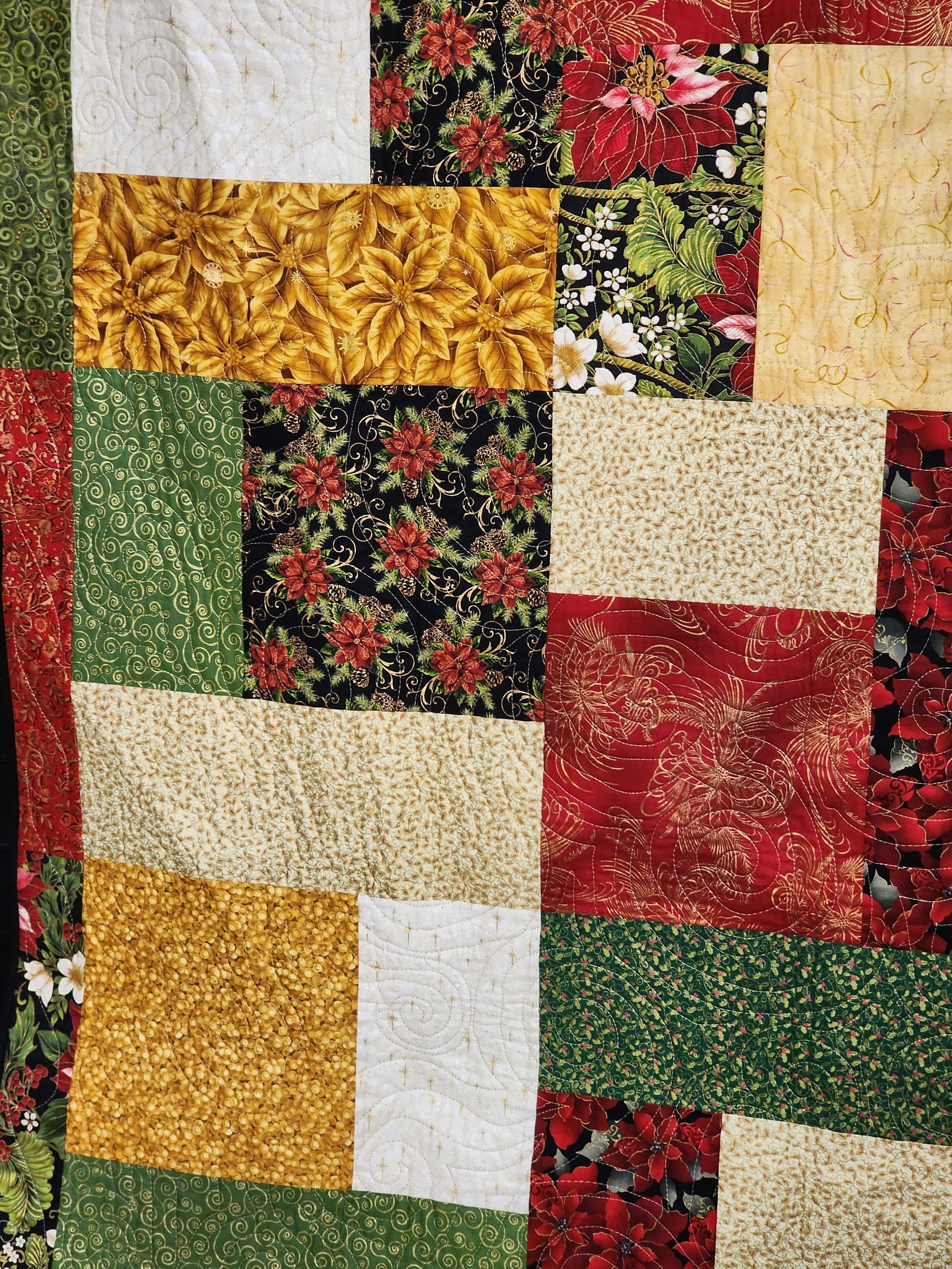 Handmade Christmas Quilt: Full Size Holiday Bed Comforter (55x70) - image 4