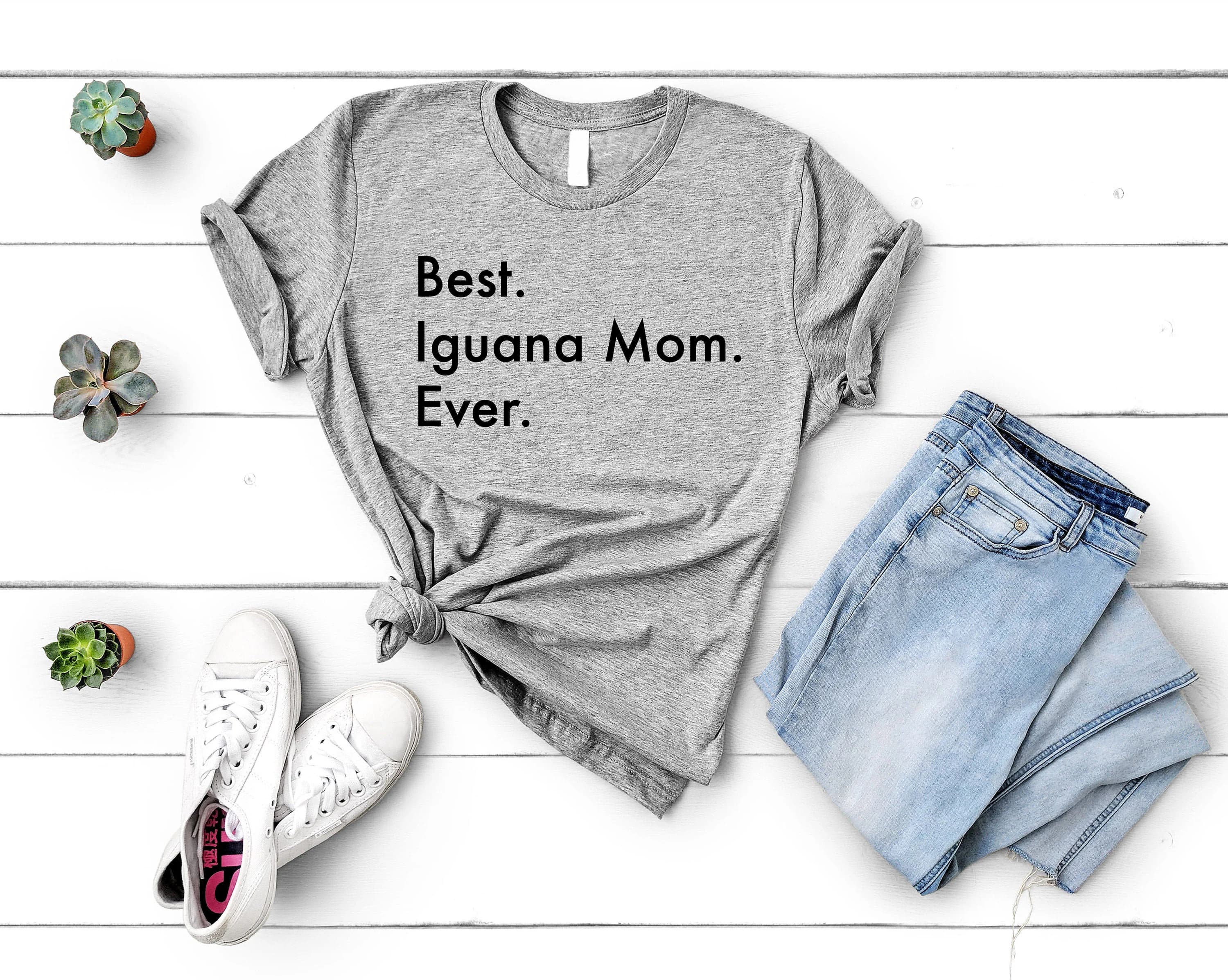 Iguana Mom T-Shirt, Best Iguana Mom Ever Shirt Womens Gifts - 3411