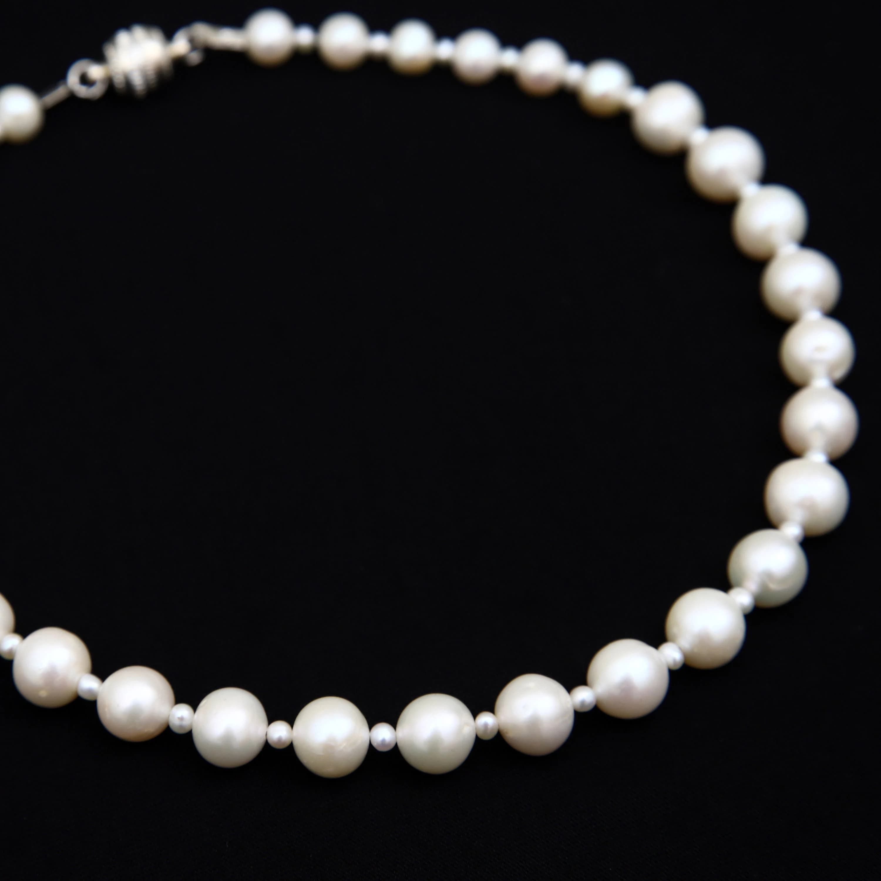 GRADUATED PEARL NECKLACE Combined with Small Pearl / Handmade