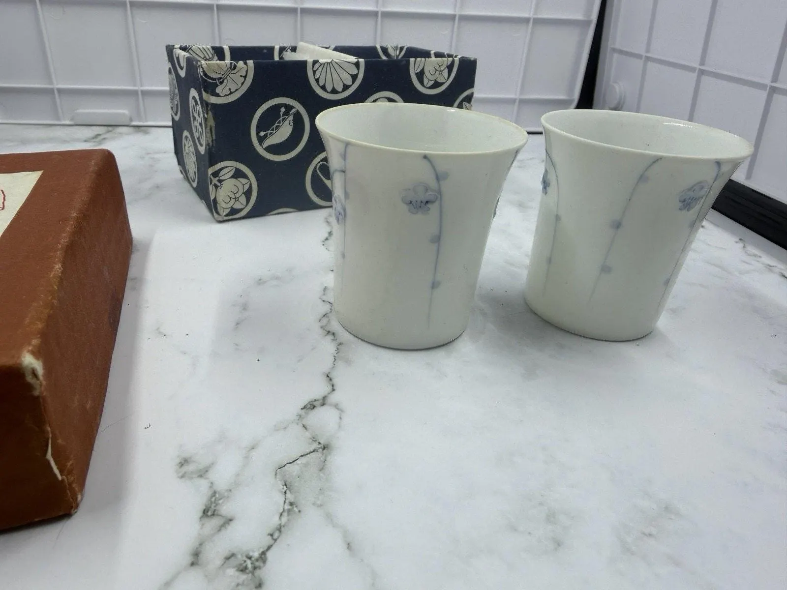 Arita Ware Meoto Yunomi Japanese Tea Cup Set Kaoru Kiln Sake Cups, Pair In Box - image 3