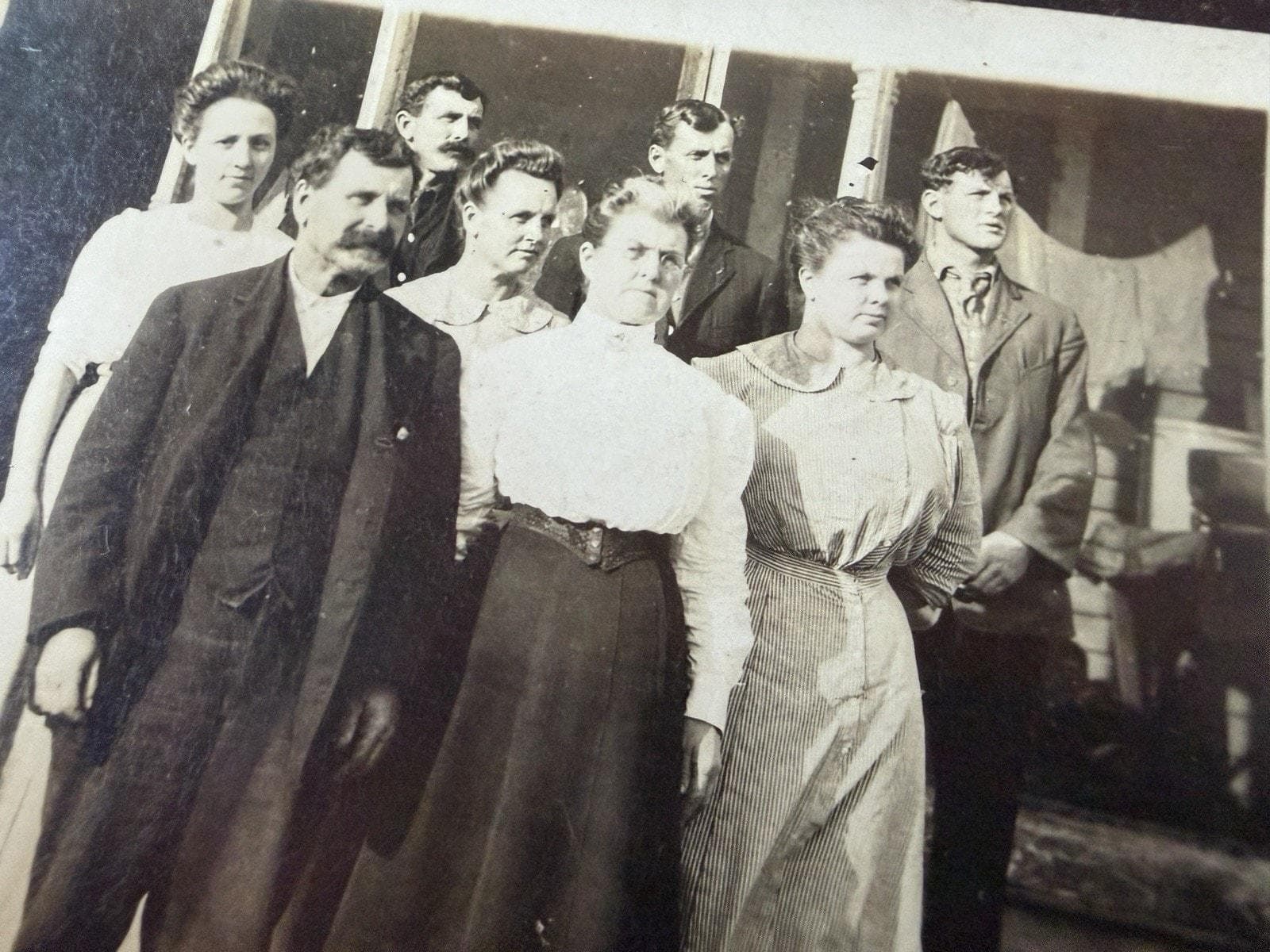 Antique RPPC Real Photo Postcard - Hubbard Family of Kansas Portrait On Porch - image 3