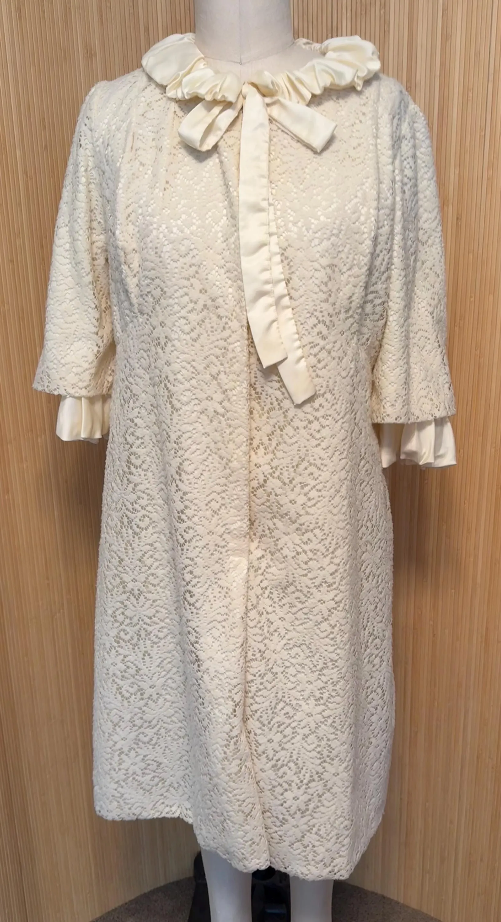 50s/60s Odette Barsa Satin and Lace Robe