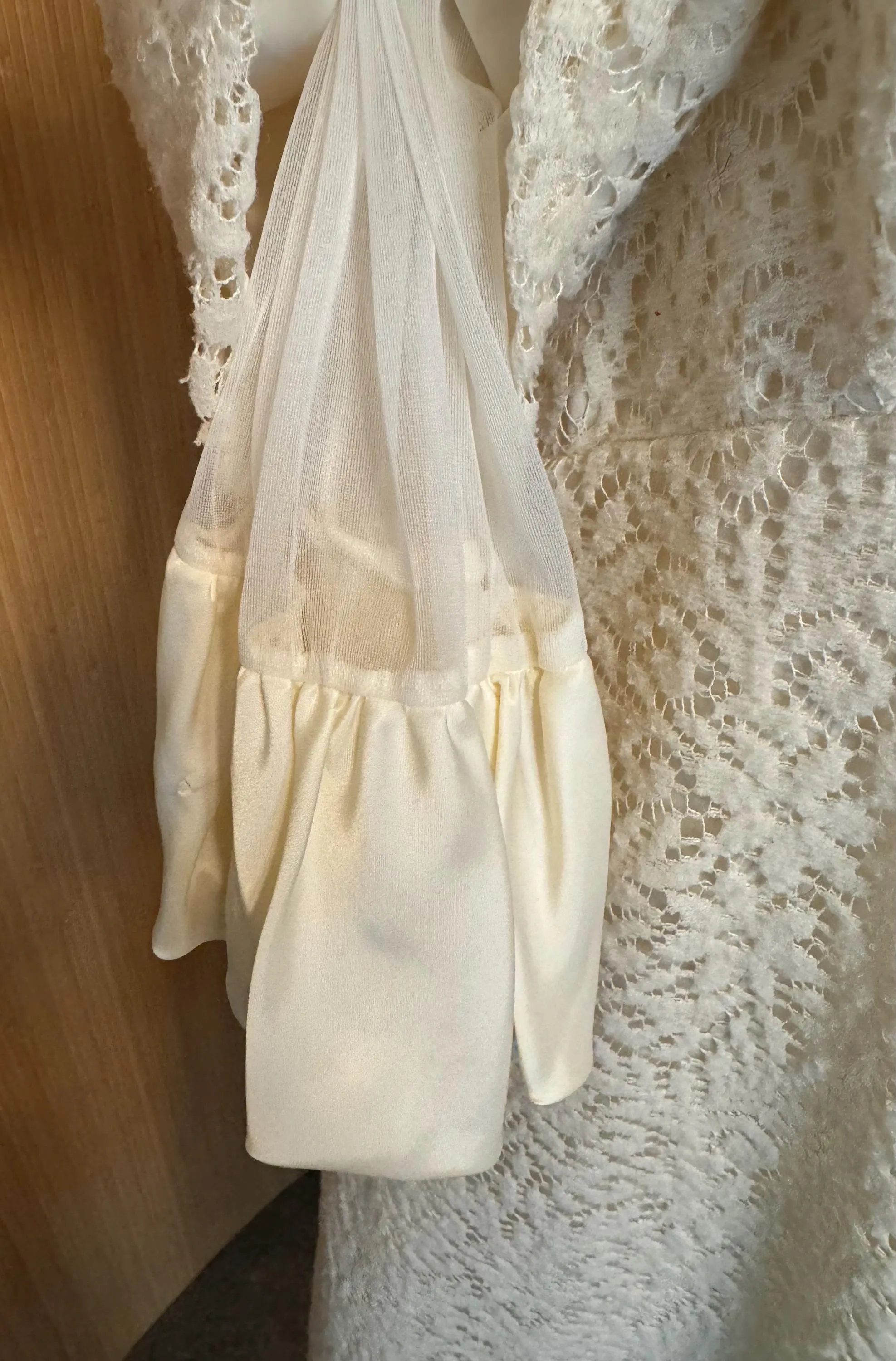50s/60s Odette Barsa Satin and Lace Robe - image 4