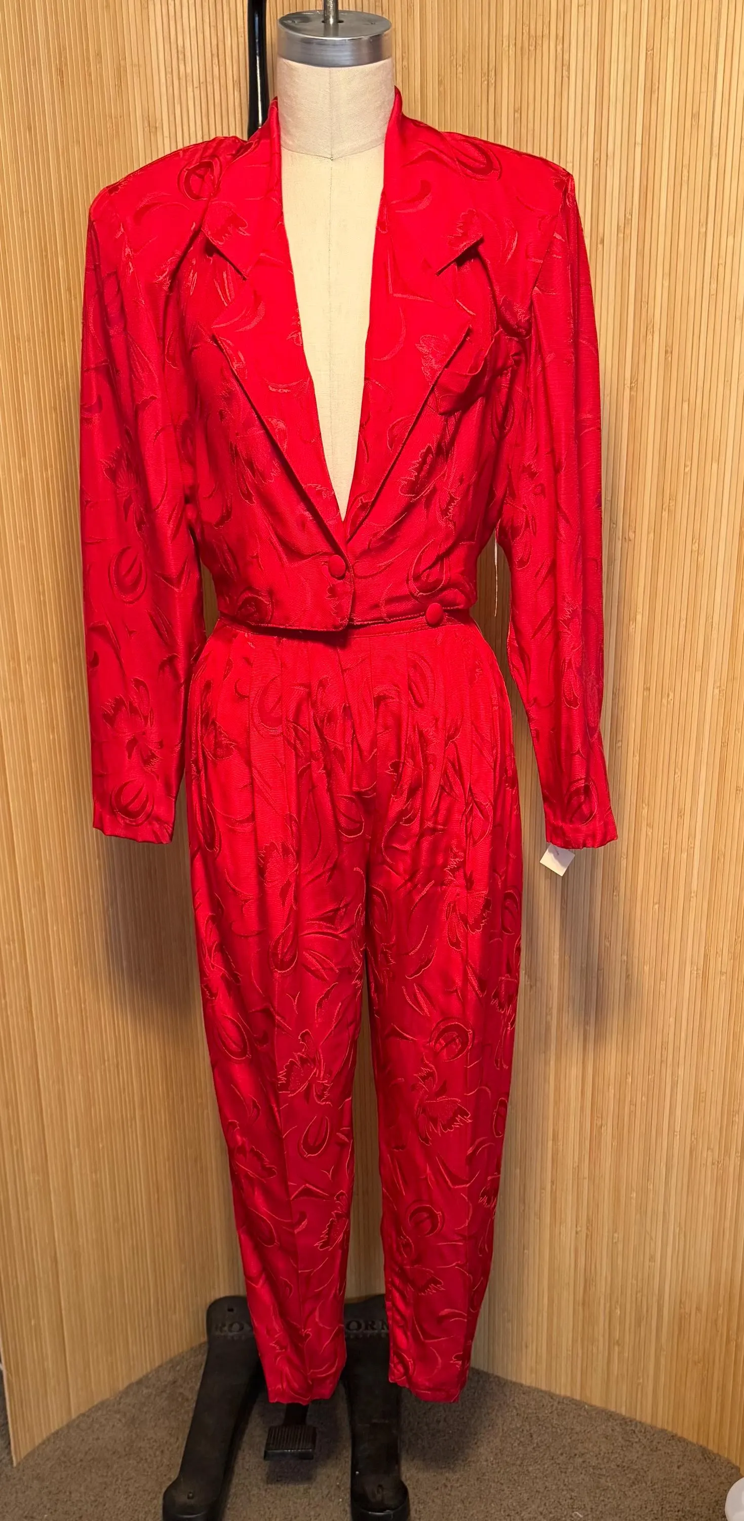 Fabulous 80s Spring Street Highwaisted Pleat Front Pants and Cropped Matching Jacket