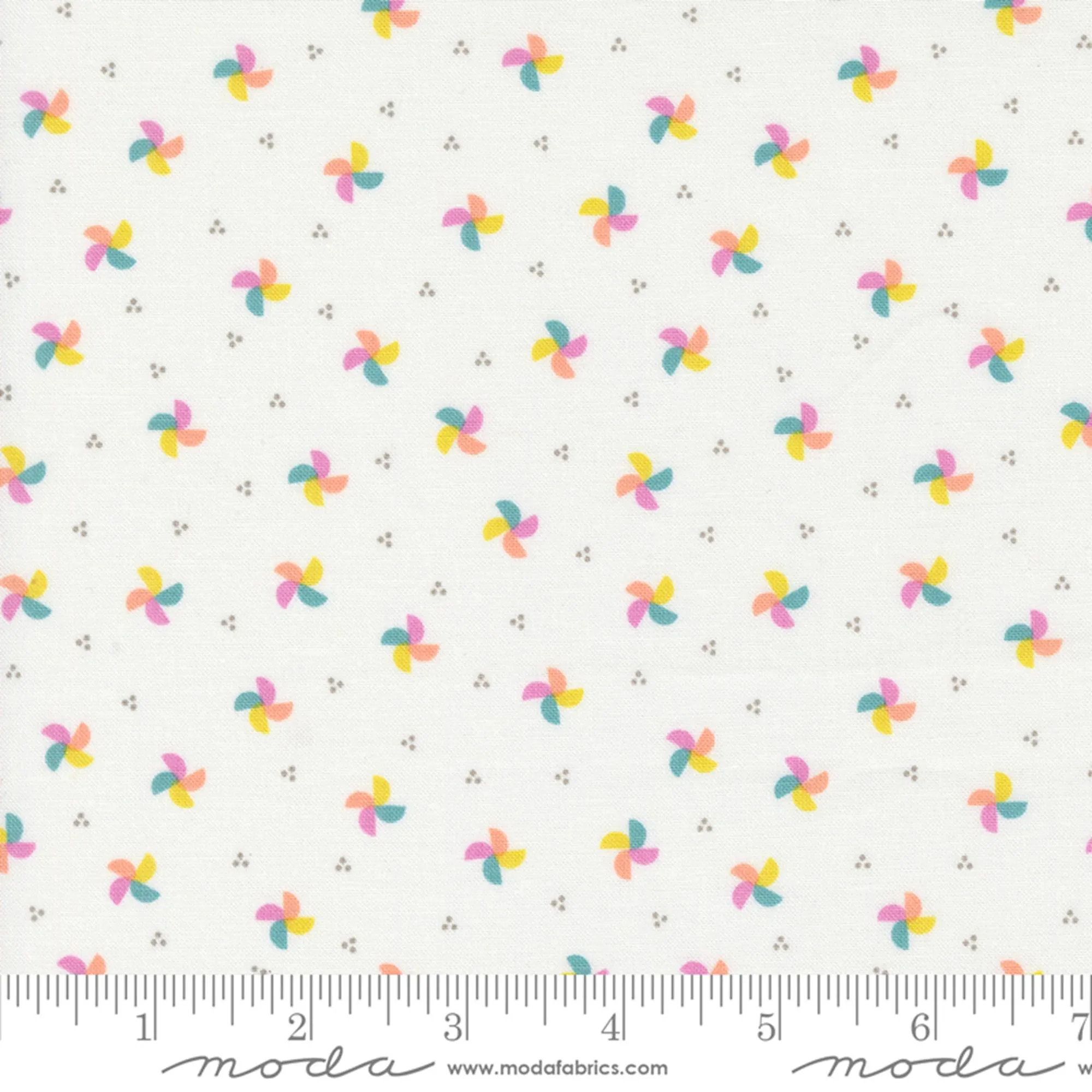 Moda Laguna Sunrise by Sherri & Chelsi - Pinwheel Blender Print on Off White (Item # 37684 11) - yardage