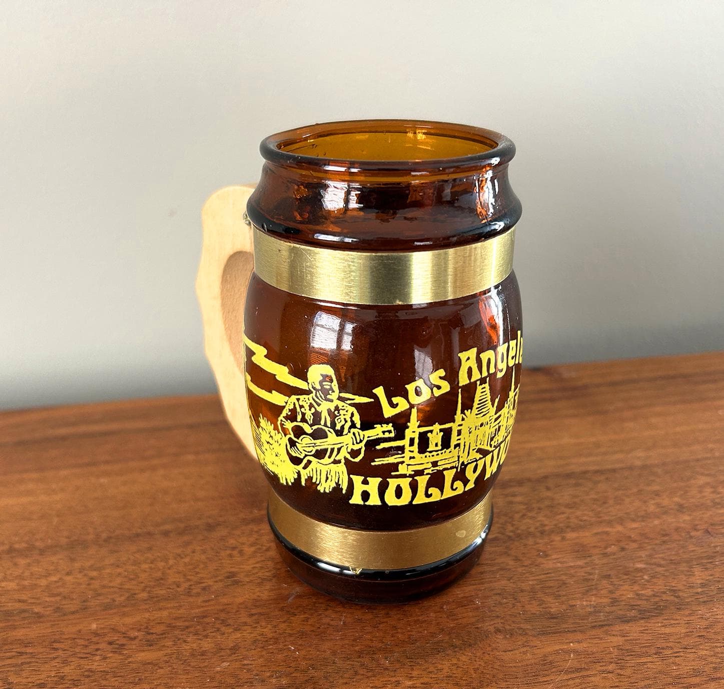 Vintage Los Angeles Hollywood Attractions Brown Glass Barrel Souvenir Mug