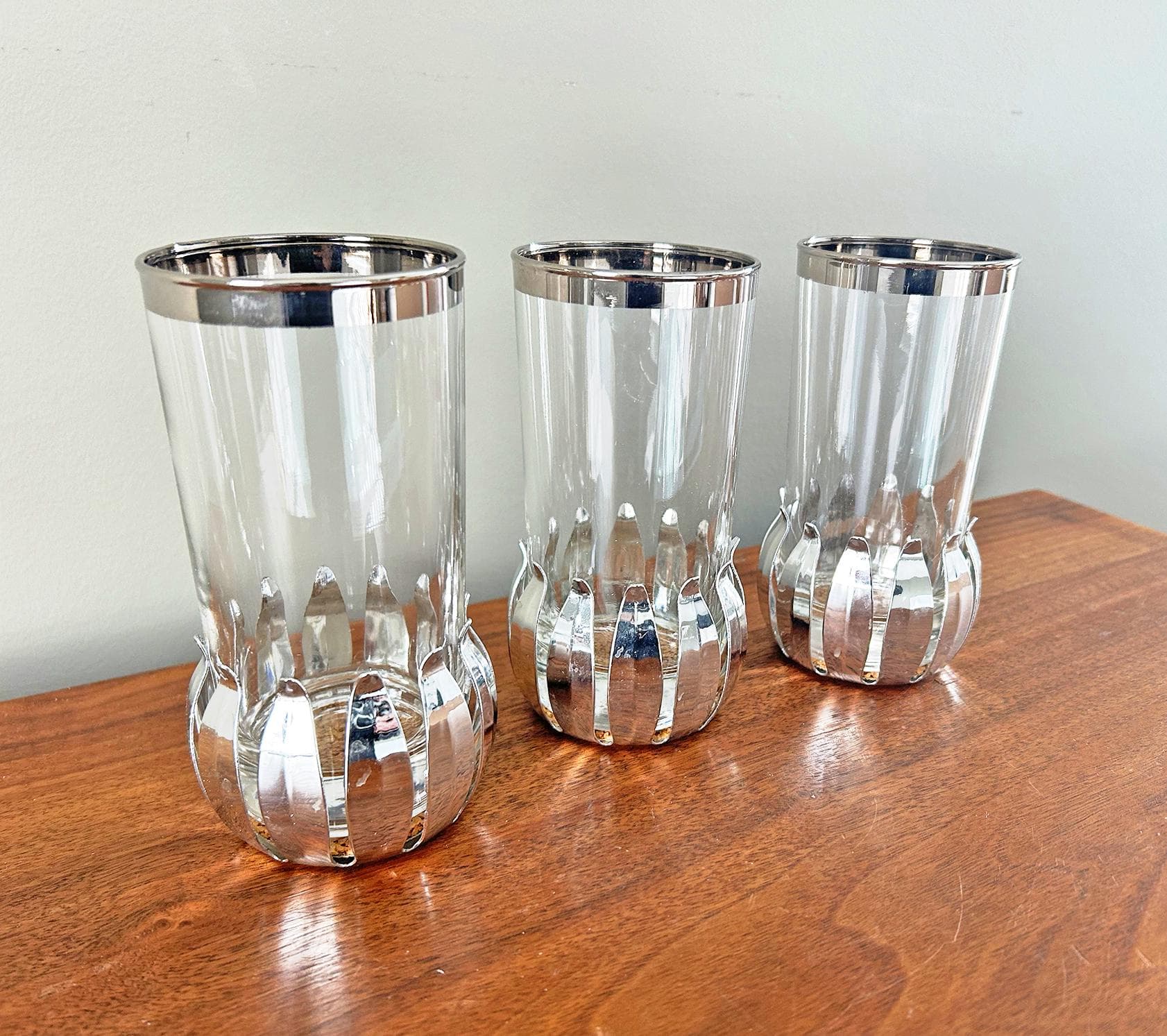 Vintage Set of 3 Mid Centuury Dorothy Thorpe Tumblers with Lotus Coasters - image 3