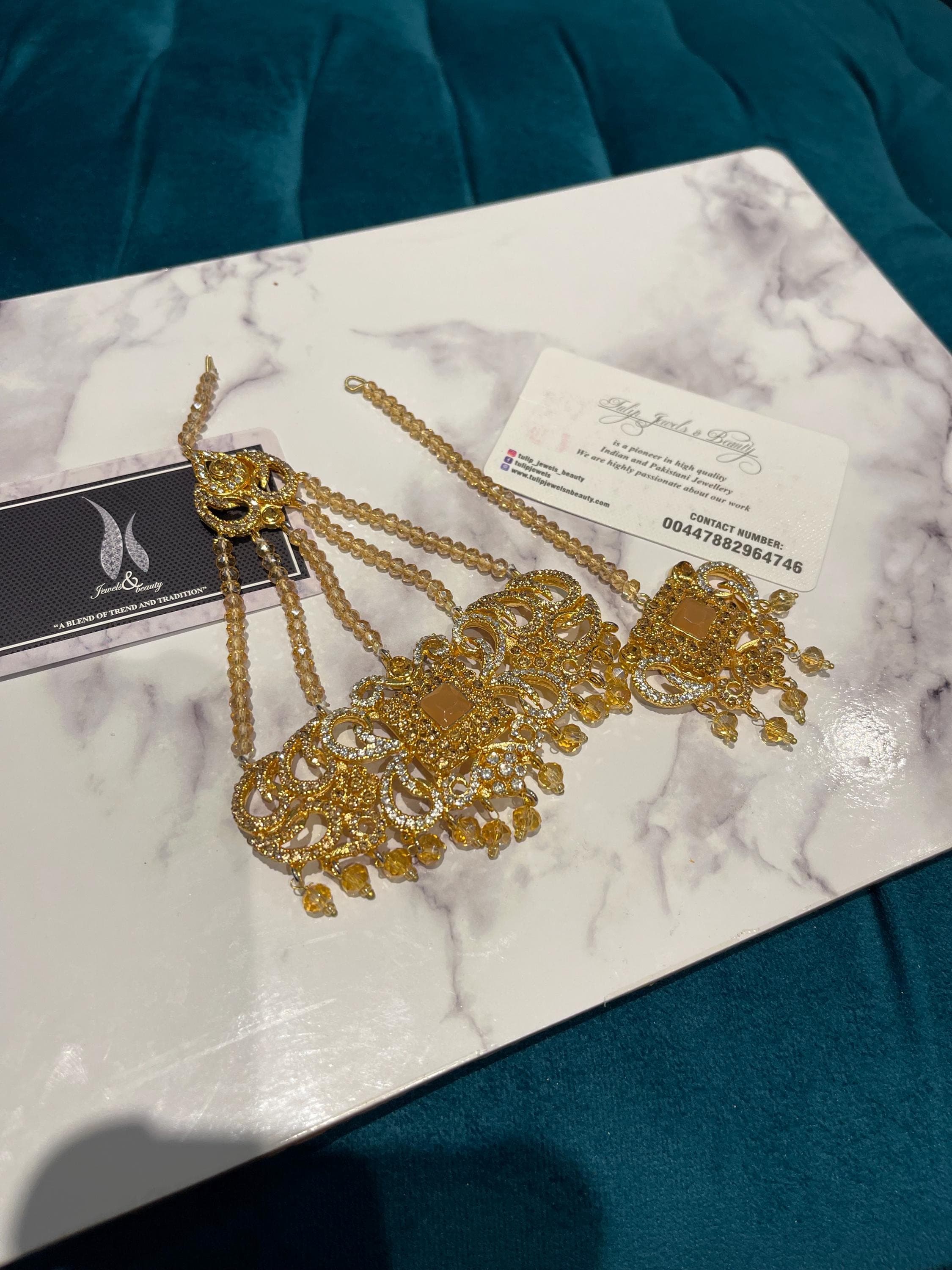 Gold-Plated Jhummar Tikka Set: Pakistani Bridal Jewelry