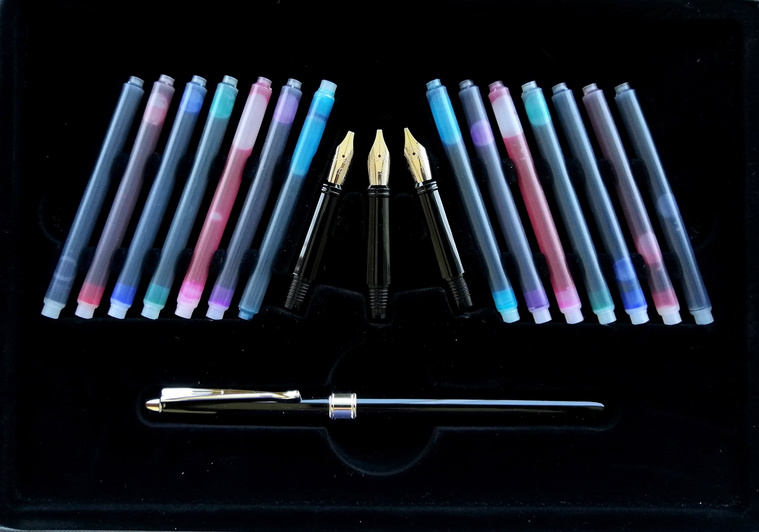 Calligraphy fountain pen set- 3 different tips and 14 replacement color cartridges-Discount!