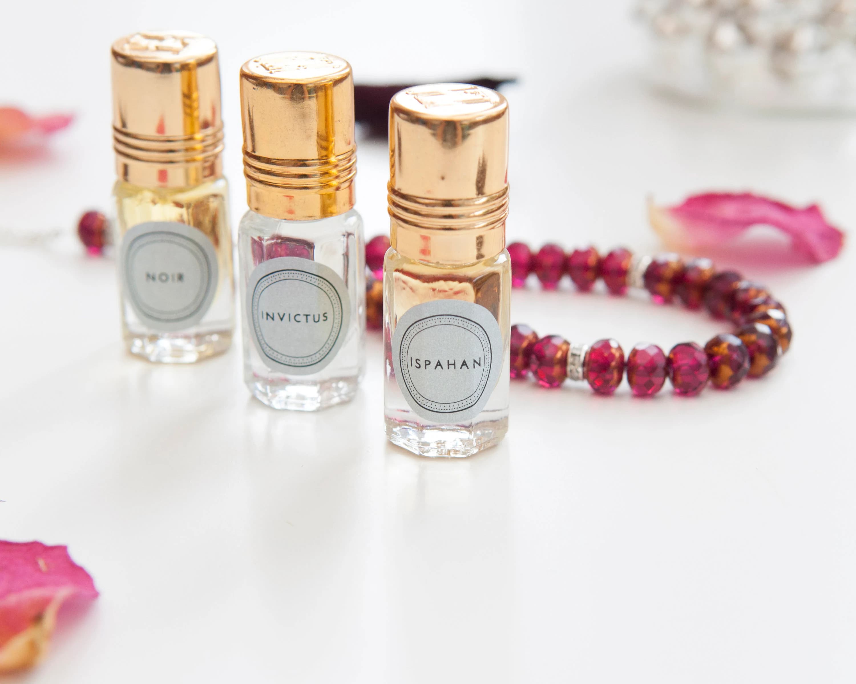 Tasbih & Oud Pouch | Eid Gift / Favour | 1 Mini 33 Bead Tasbih with 1 Oud Bottle