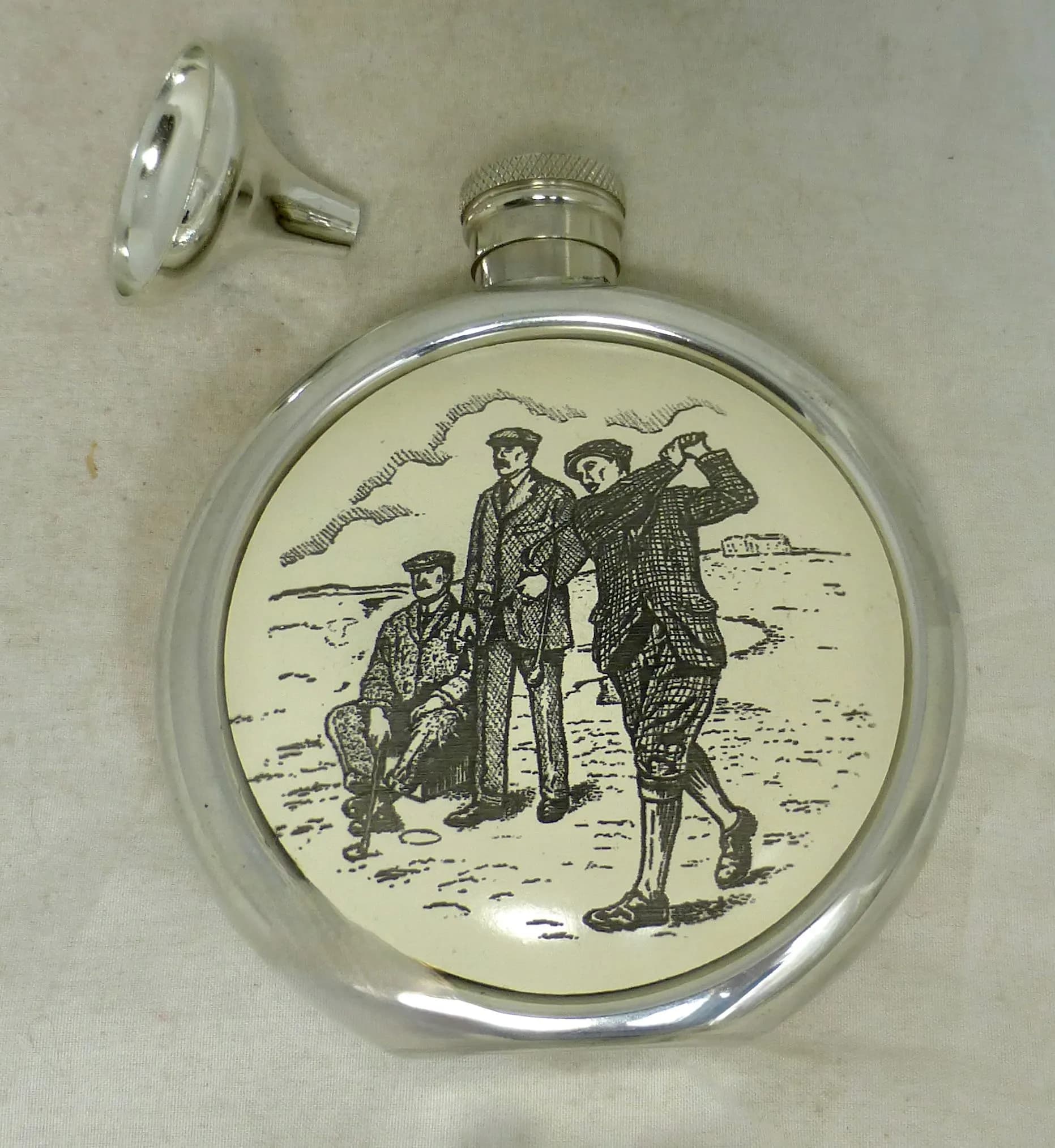 Celtic Pewter Golf Hip Flask with Funnel 4.25in H in Gift Box – Golfer Taking a Shot on Scrimshaw Style Roundel - BNIB condition - Golf gift - image 2