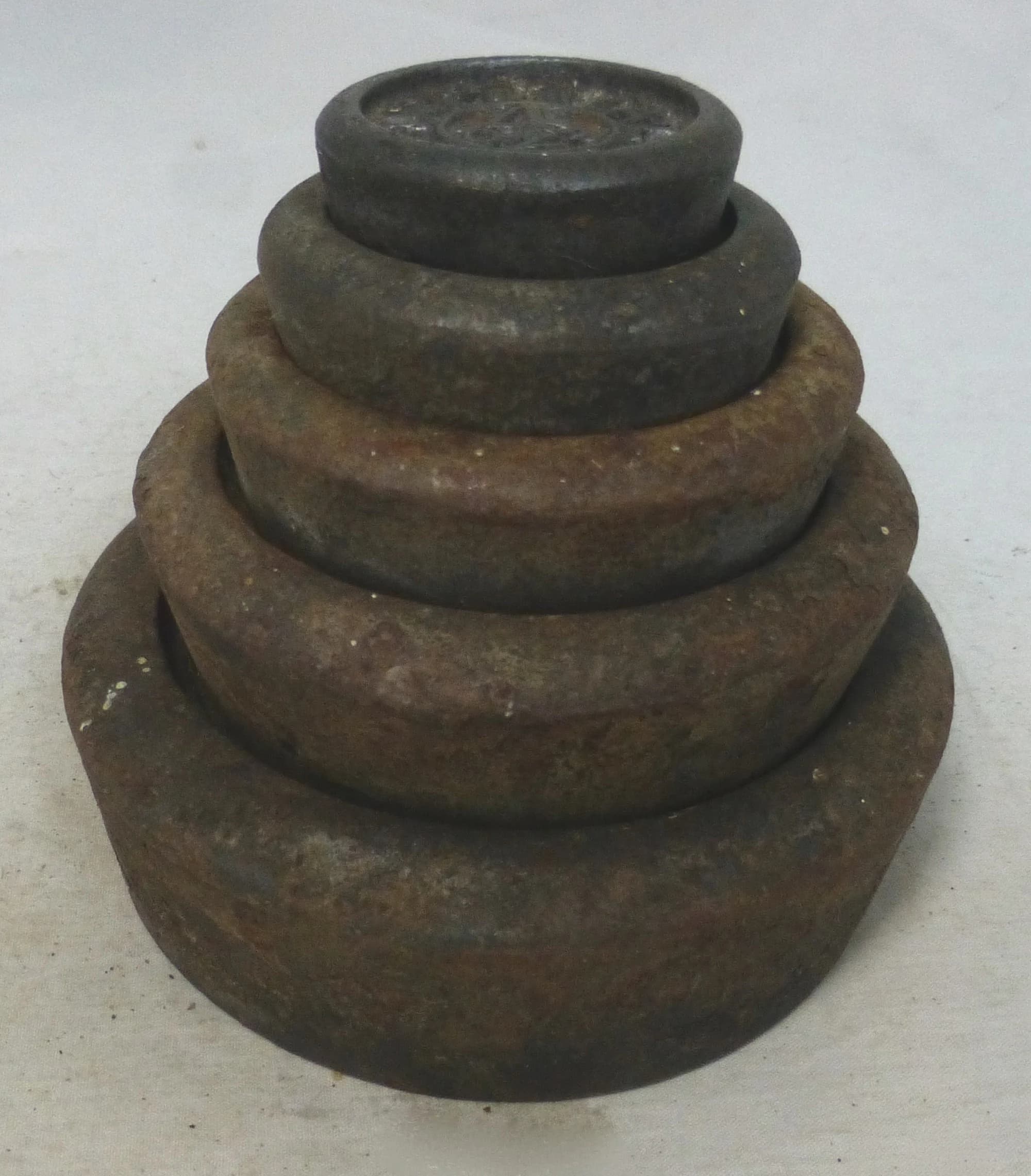 Vintage Signed Set of 5 Indented Black Cast Iron Stackable Imperial Standard Weights – 4 lb to 4oz - Interior Décor Kitchen Scales - England - image 3