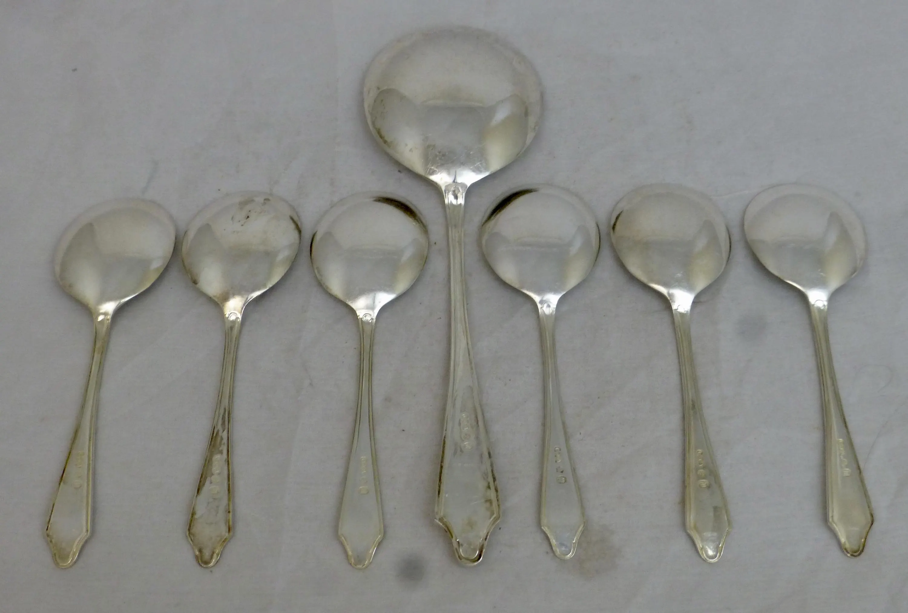 Vintage Cased Charles James Allen Silver Plate 7 pce Round Spoon Set 1 Large Serving & 6 Dessert Spoon - CJA S Hourglass - Sheffield England - image 5