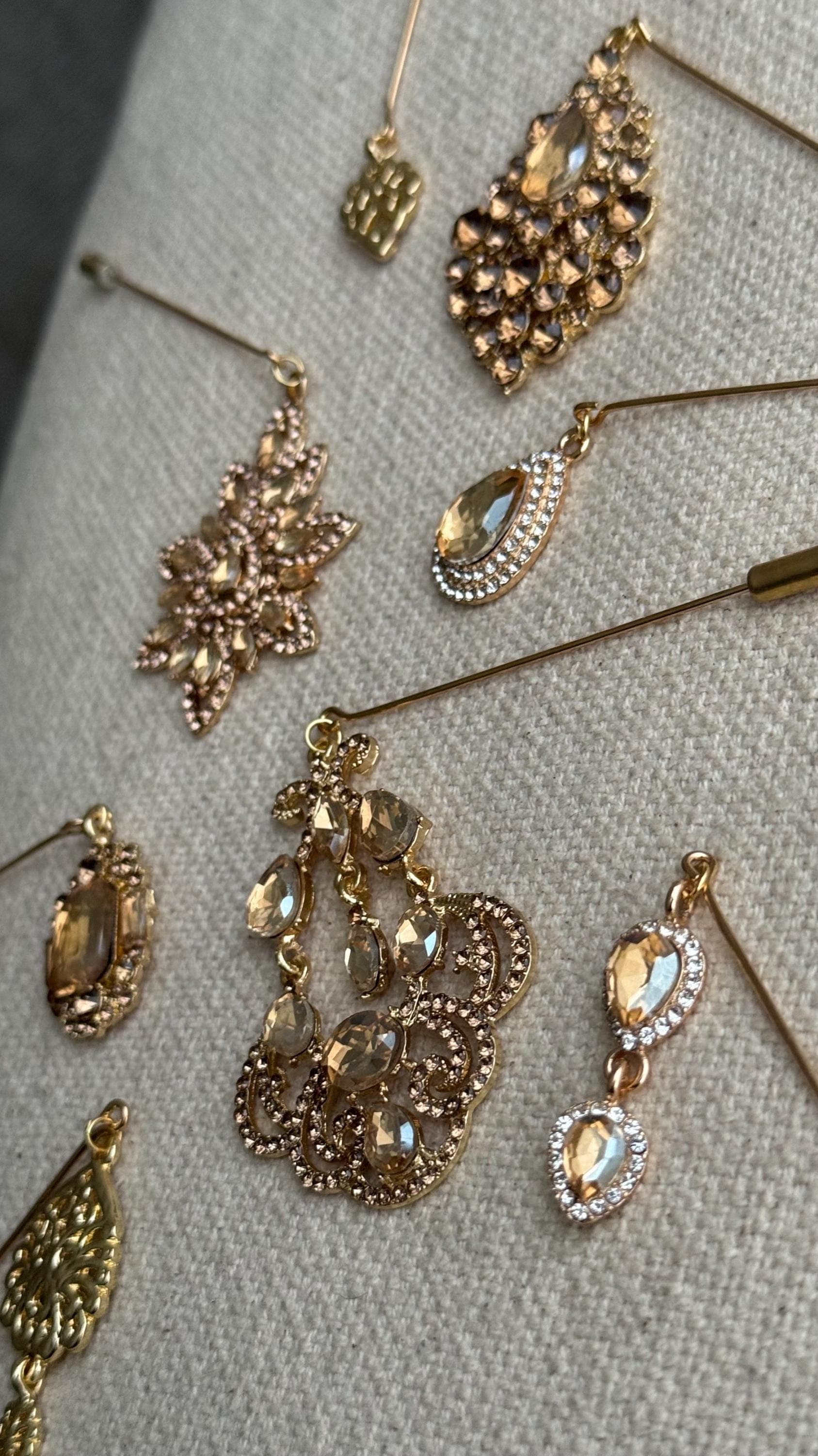 Champagne crystal hijab pins - image 4