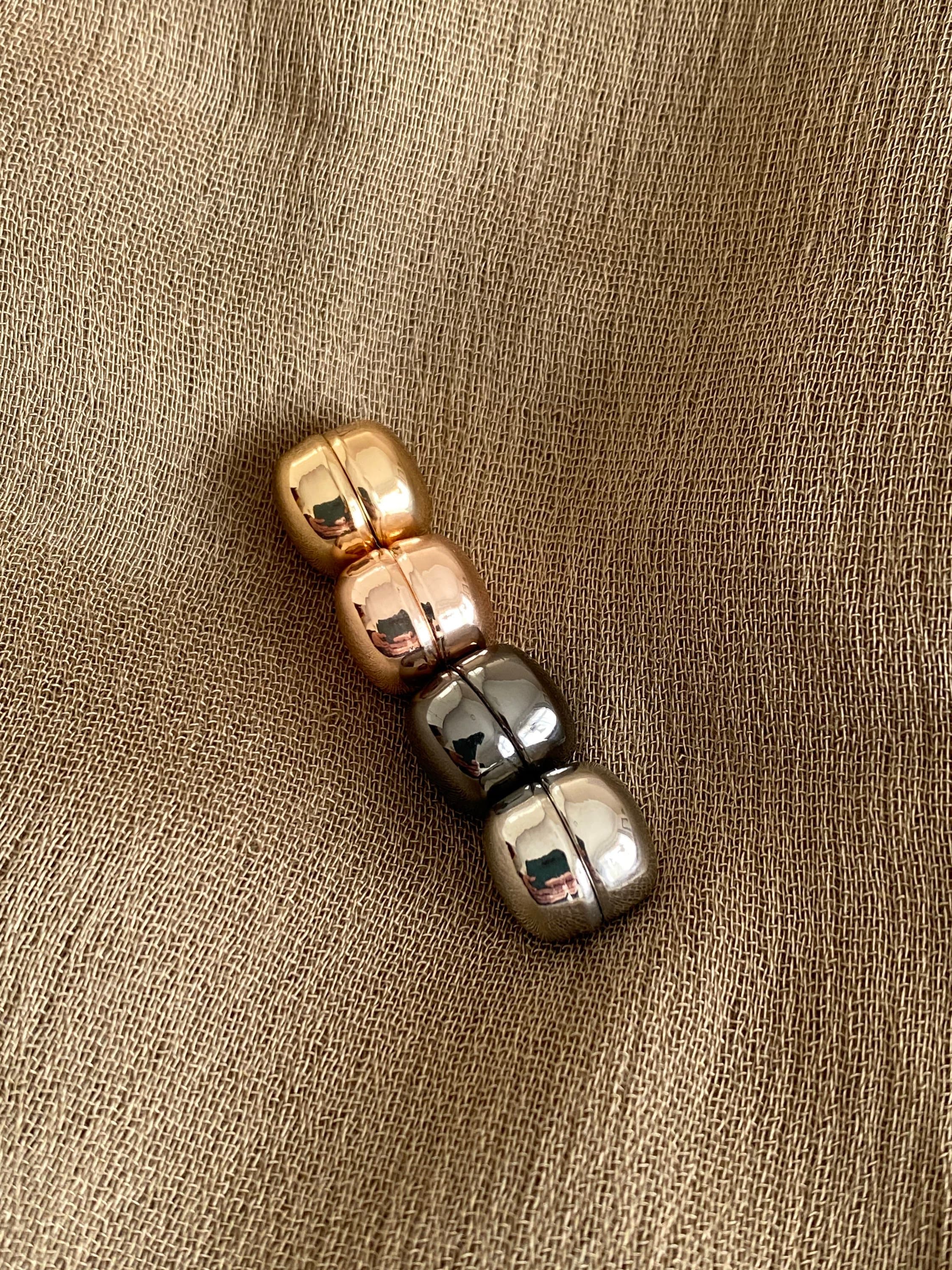 Metal hijab magnets in a chrome and matte finish. - image 5