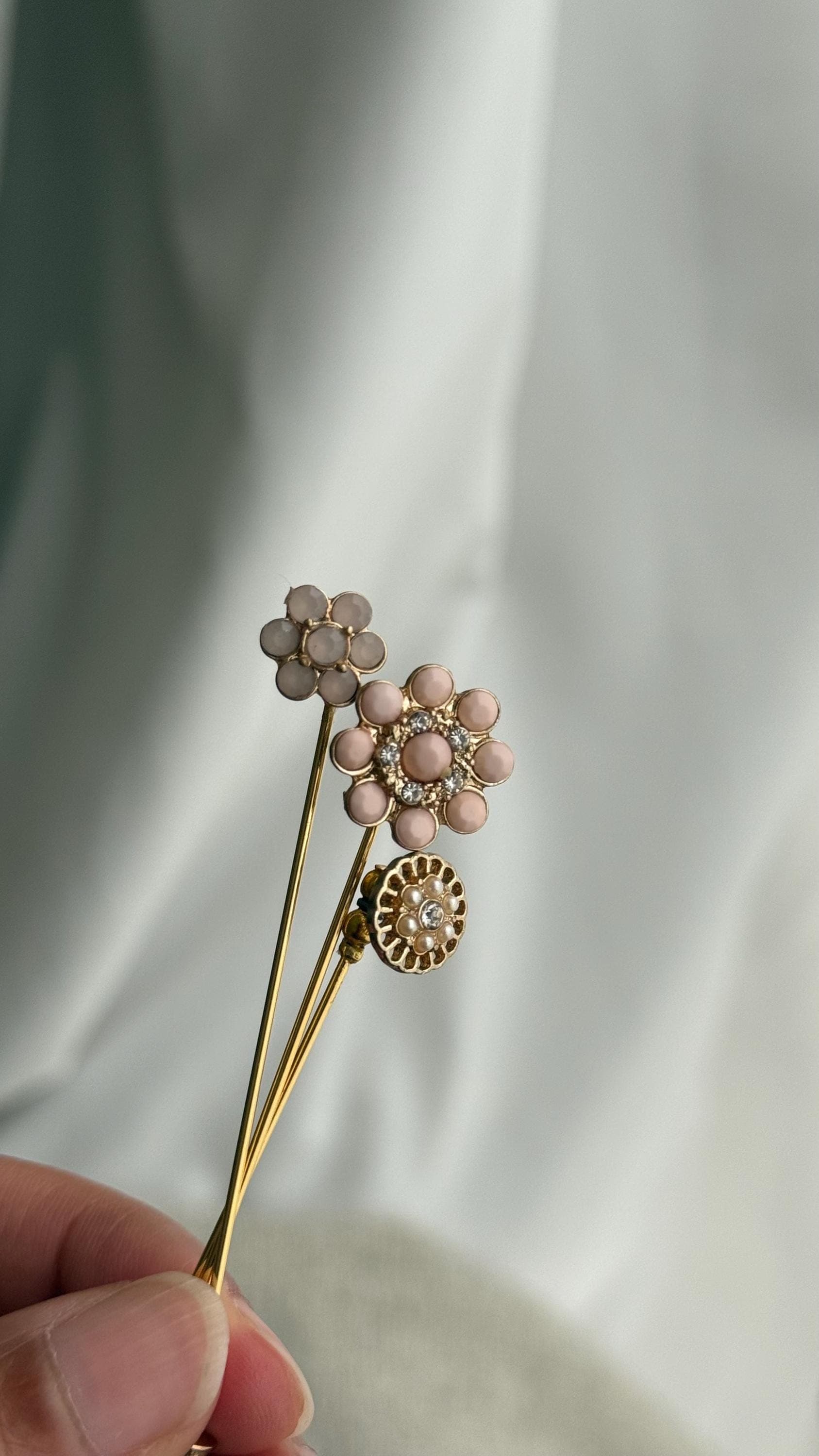 Blossom hijab pins - image 3