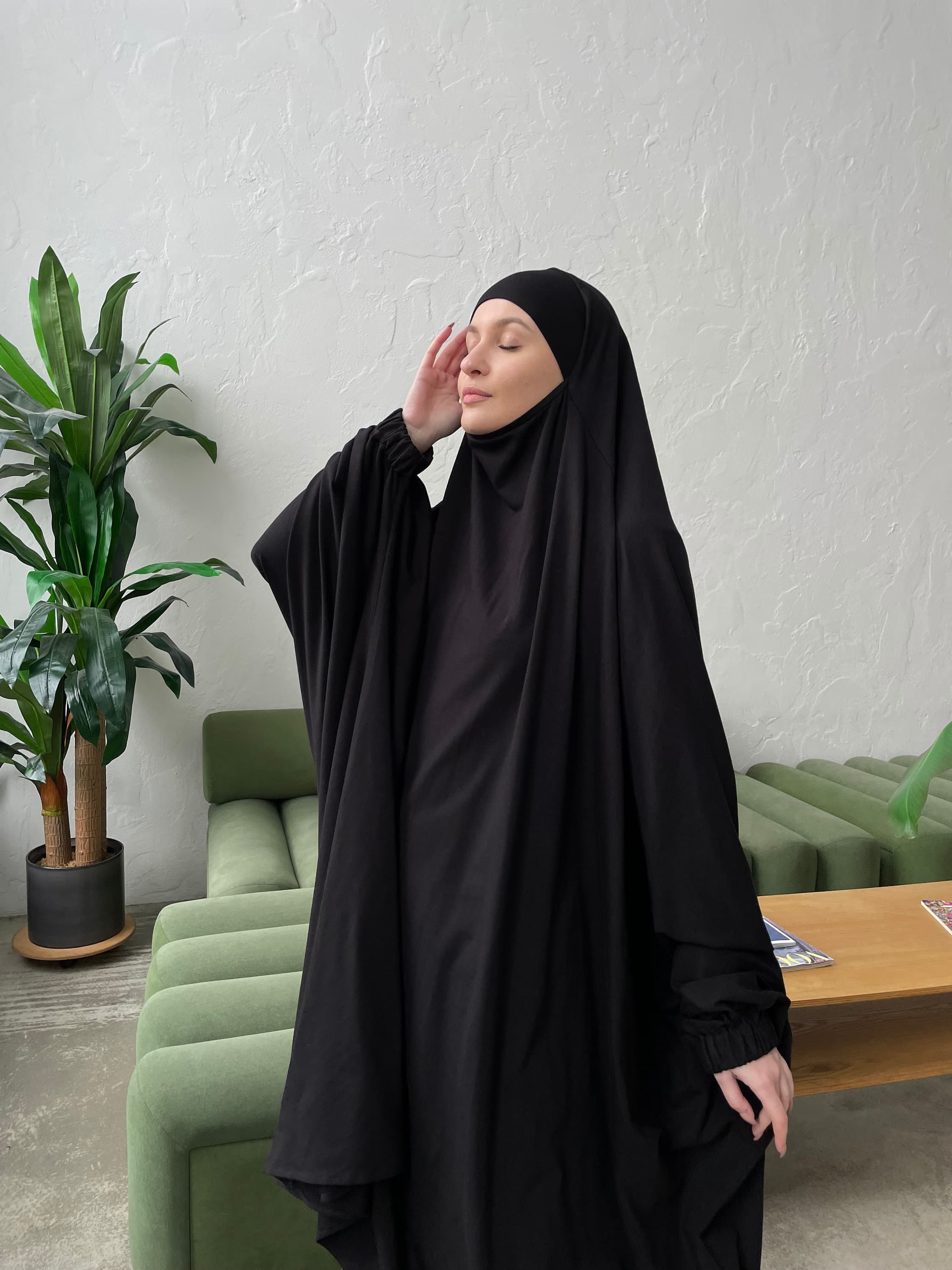 Elegant long black cotton jersey khimar asymmetrical length - image 5