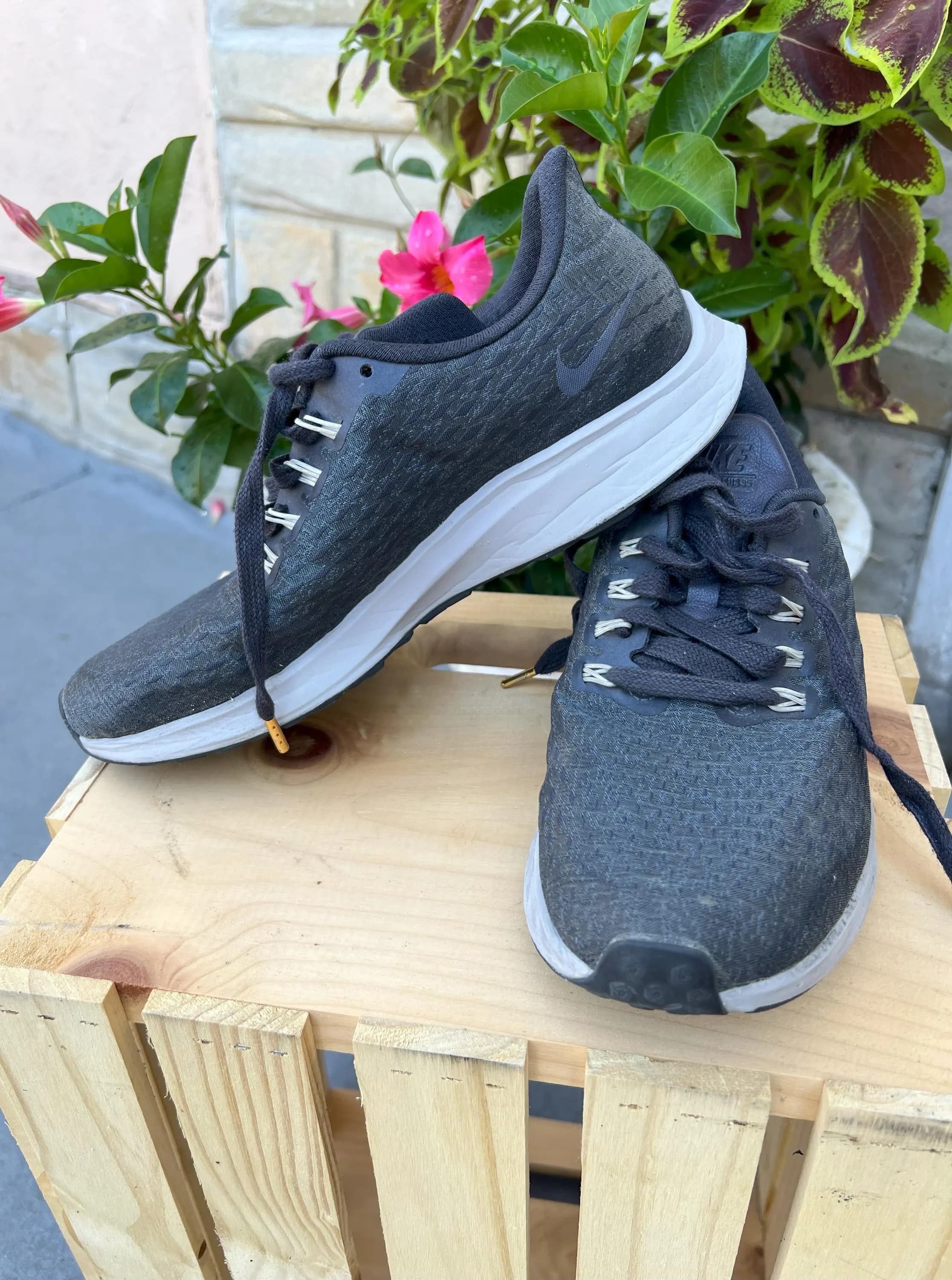 Womens Nike Sneakers, Nike Zoom Pegasus 35 Gray Athletic Running Shoe AH8392-001 Women’s Size 9
