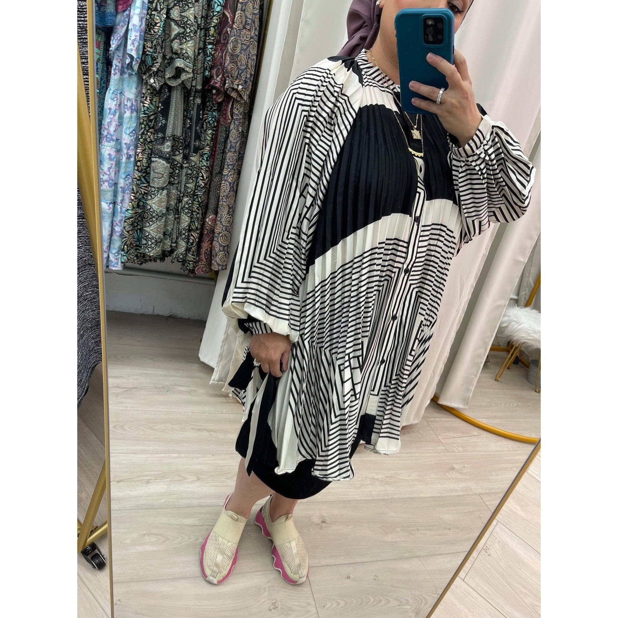 Mod Pleated Satin Top O/S
