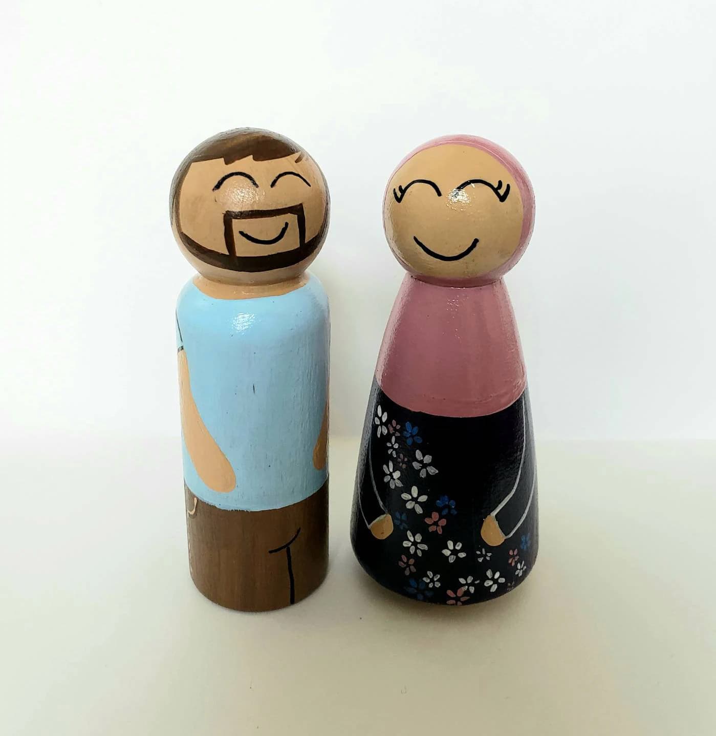 Muslim Doll / Wooden Peg Doll / Custom Family/ Muslim Couple / Hand painted Doll / Islamic Doll / Islamic Doll Peg Doll Muslim Mom Dad - image 4
