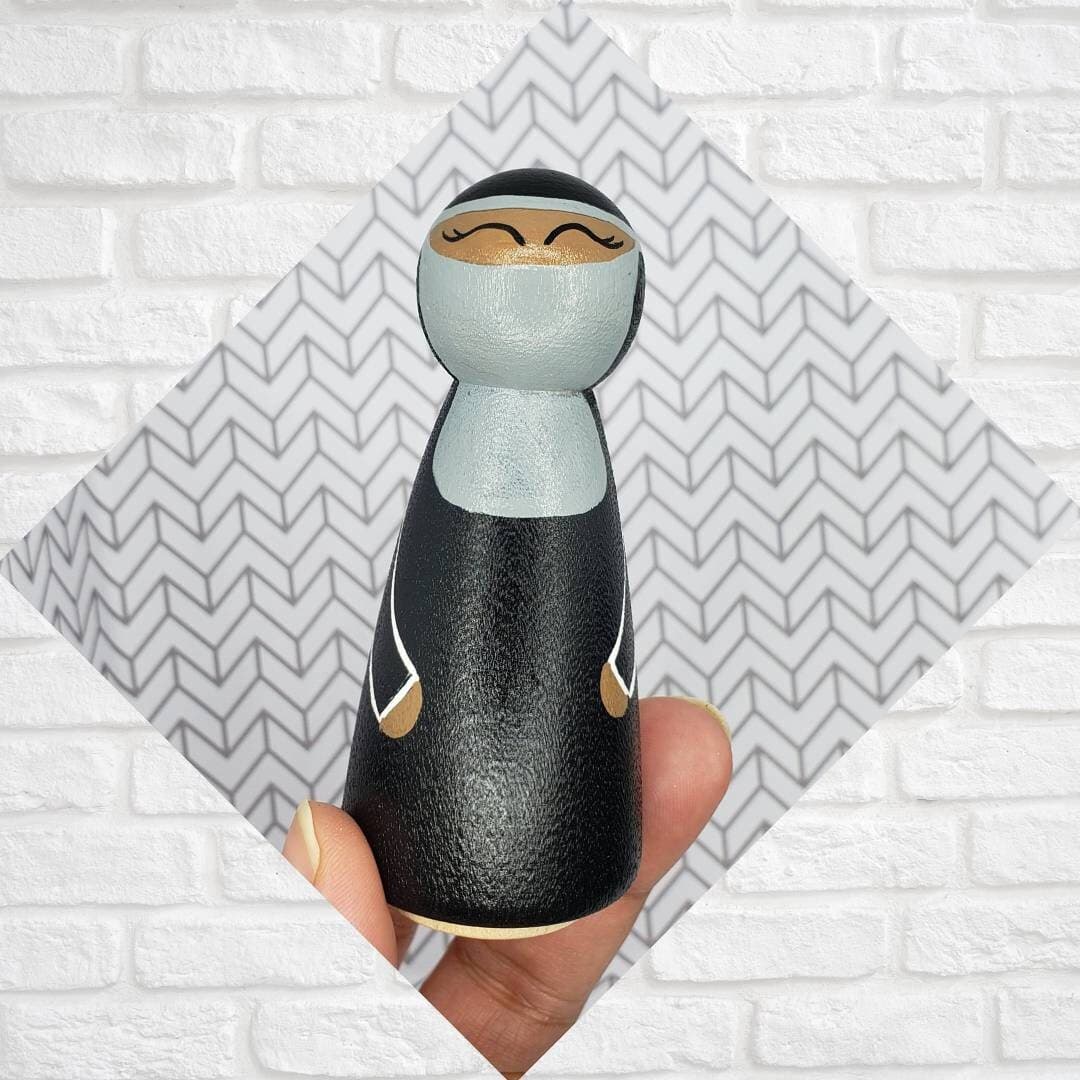 Muslim Doll in Niqab / Wooden Muslim Peg Doll/ Hand painted / Islamic Doll / Niqab / Face Veil/ Burqa / Khimar/ Hijab Doll / Abaya Doll - image 3
