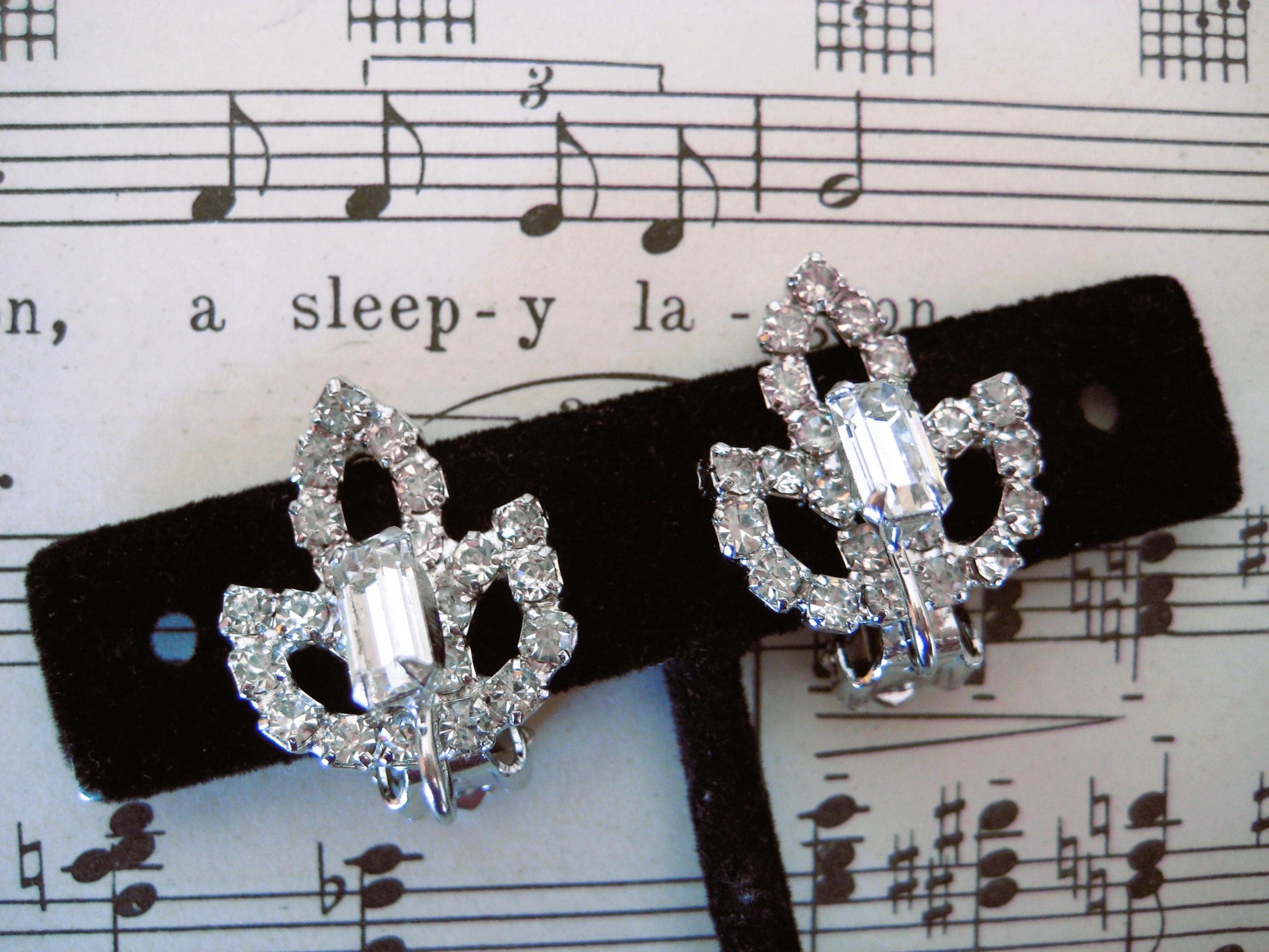 Clip-on Earrings, Rhinestones, Leaf Design, Silver Metal, Vintage Find - image 5