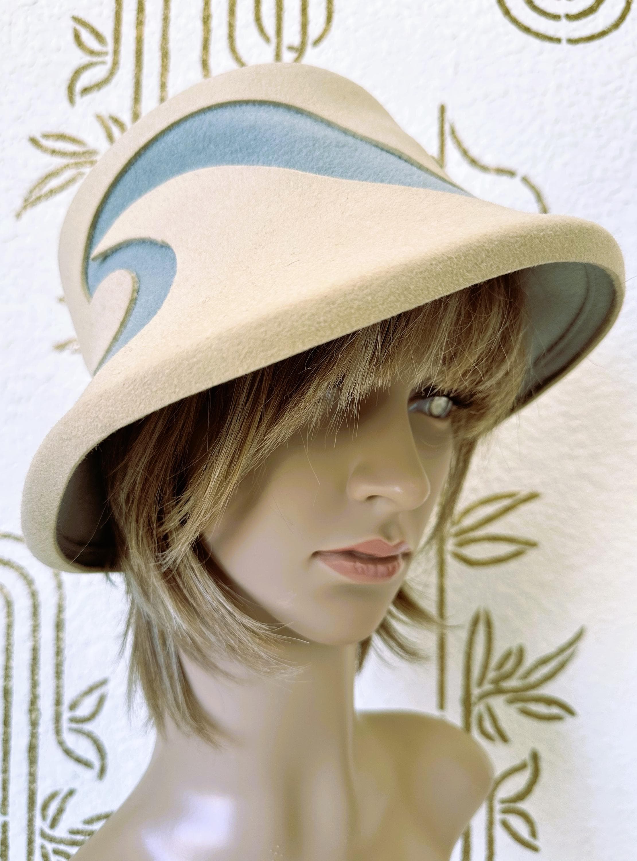 Wool Felt Hat, Designer B Michael, Ivory White Swirl, Vintage 1970s, NOS - image 4