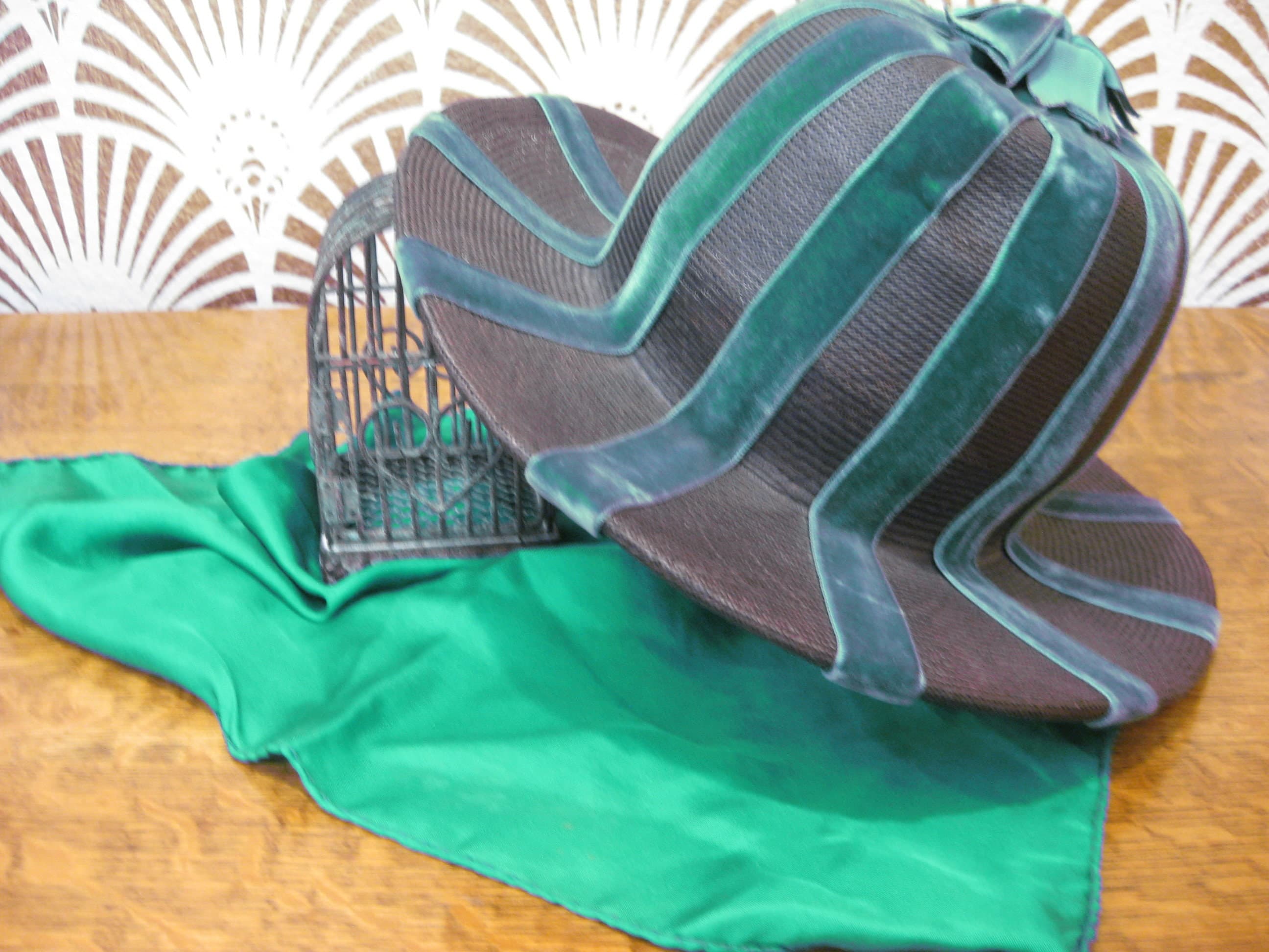 Hat, Designer Hattie Carnegie, Black Straw with Green Velvet Ribbon, Vintage 1950s - image 3