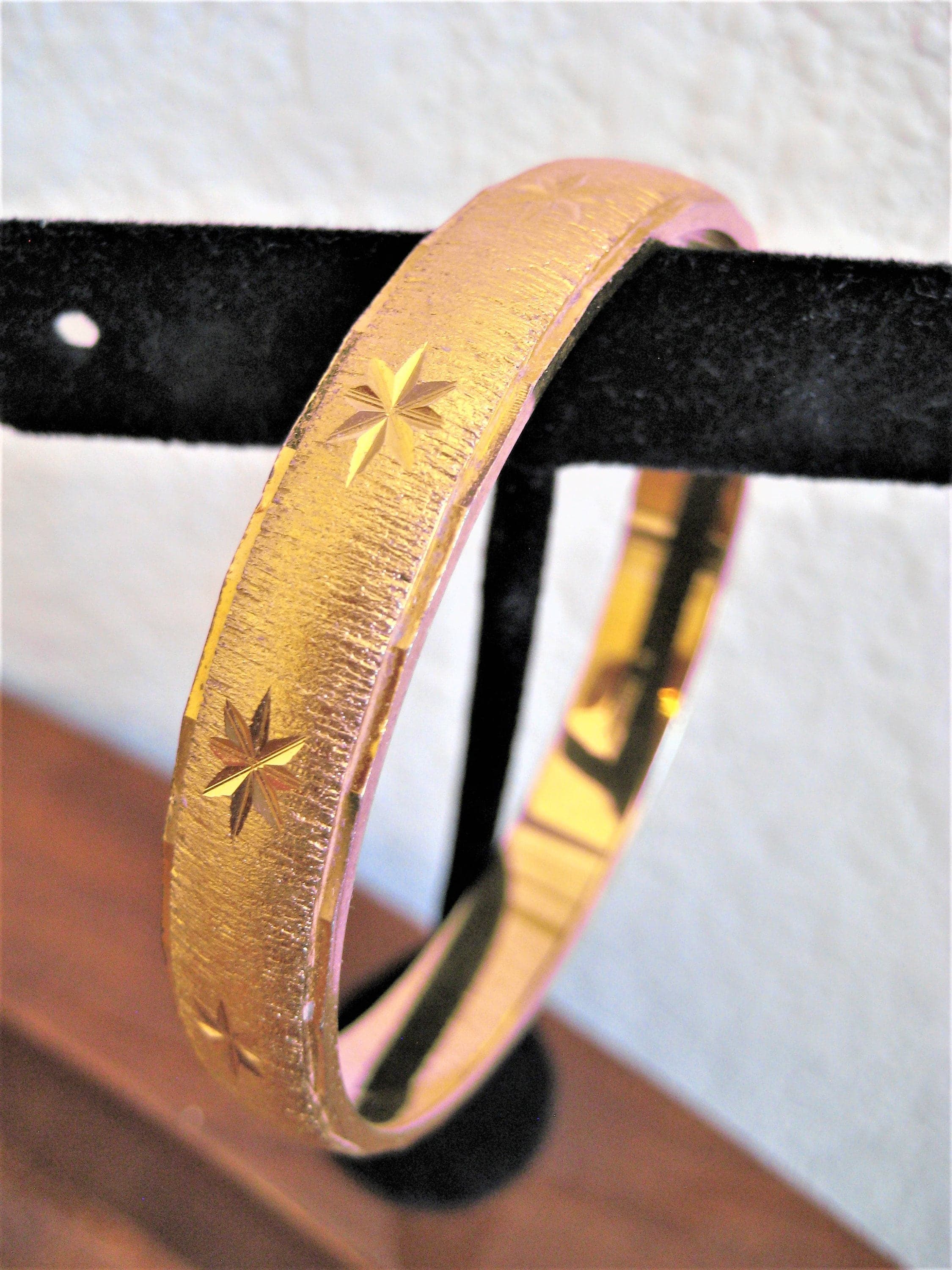 Bangle Bracelet, MONET Gold Tone, Diamond Cut Starburst Design, Vintage