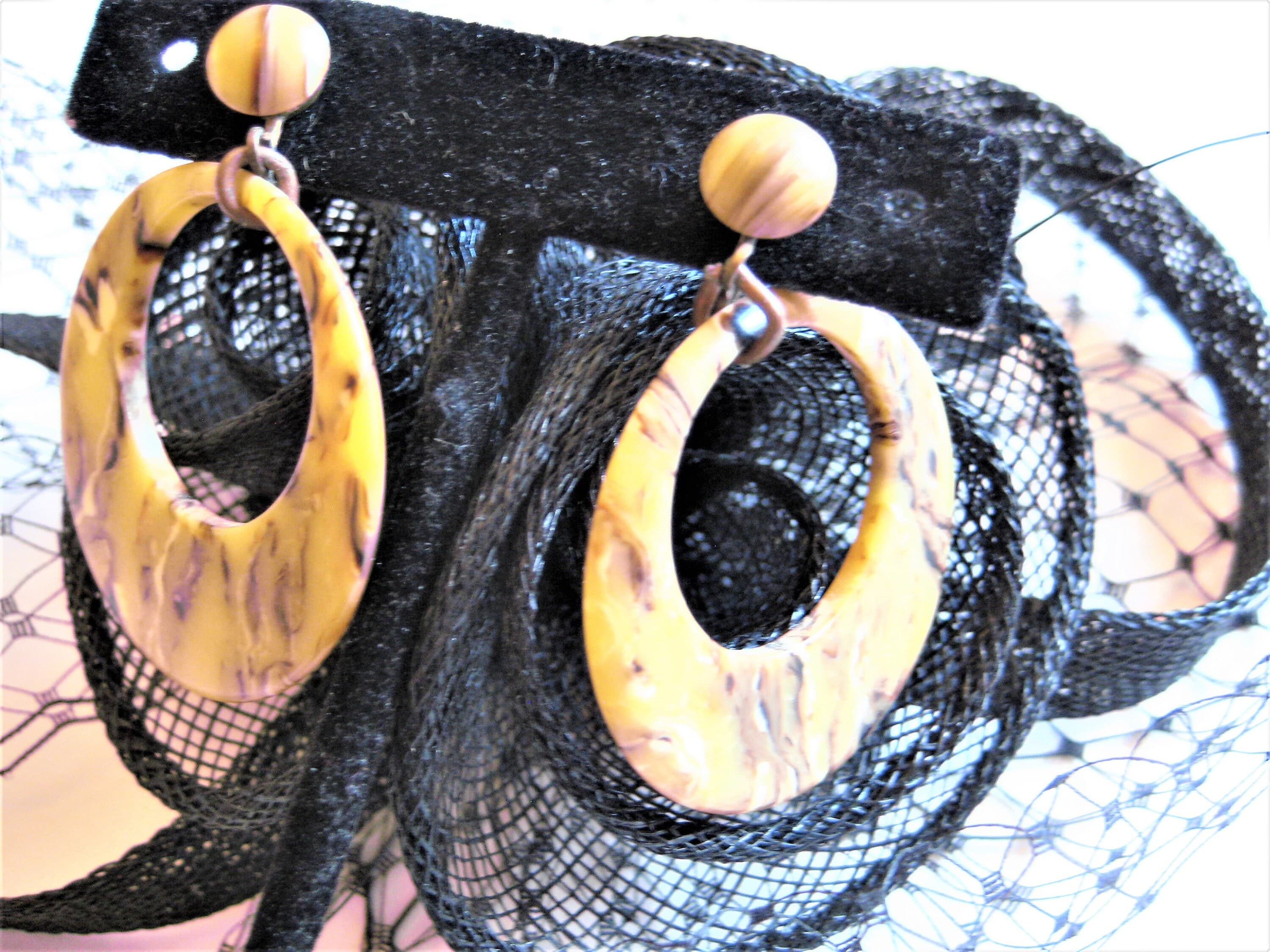 Hoop Earrings, Thermoset, Variegated Marbleized Design, Screw-Back Style, Vintage - image 5
