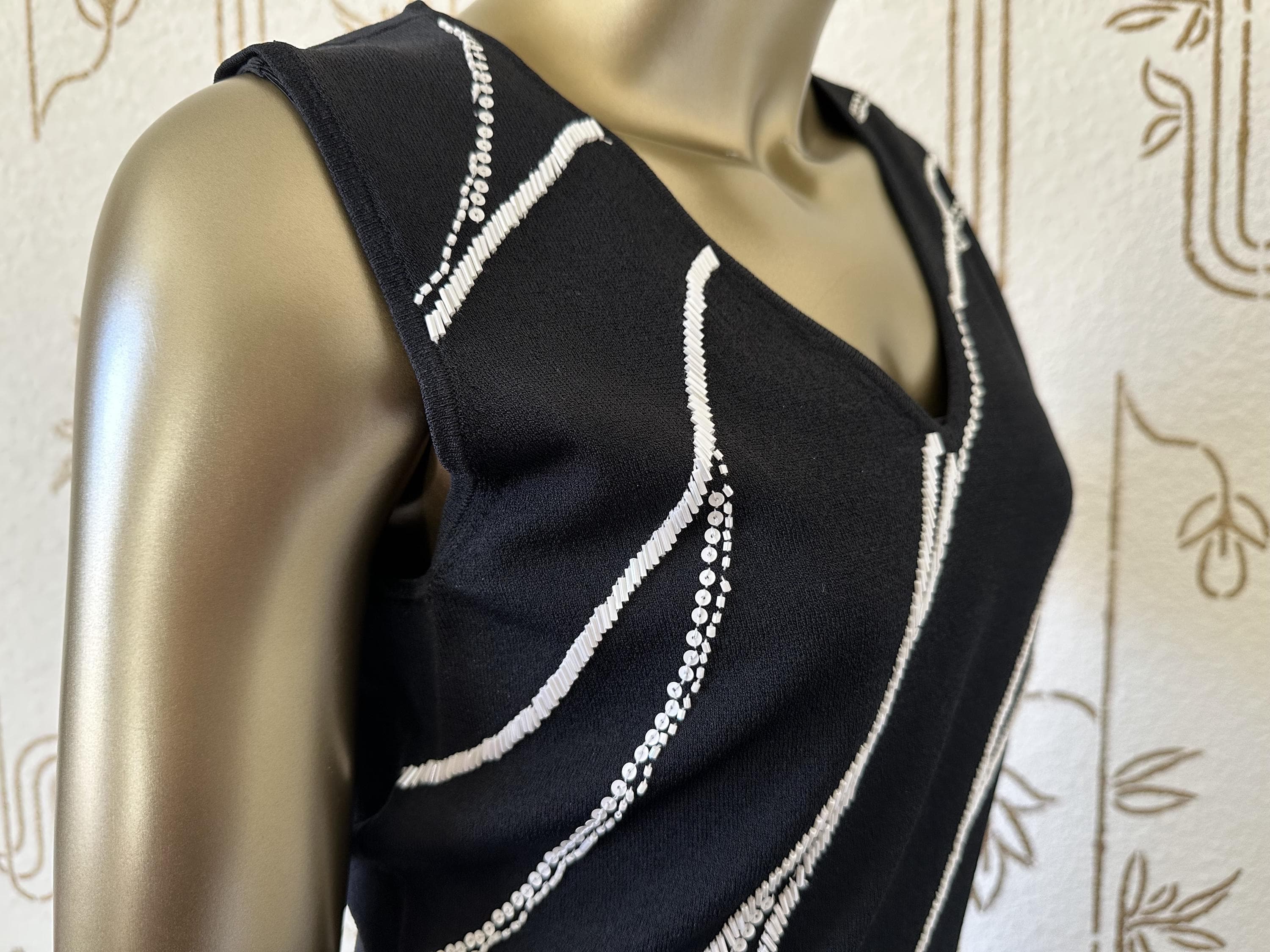 Vintage Sleeveless Sweater, Beaded Design, Jones New York, Size Small - image 4